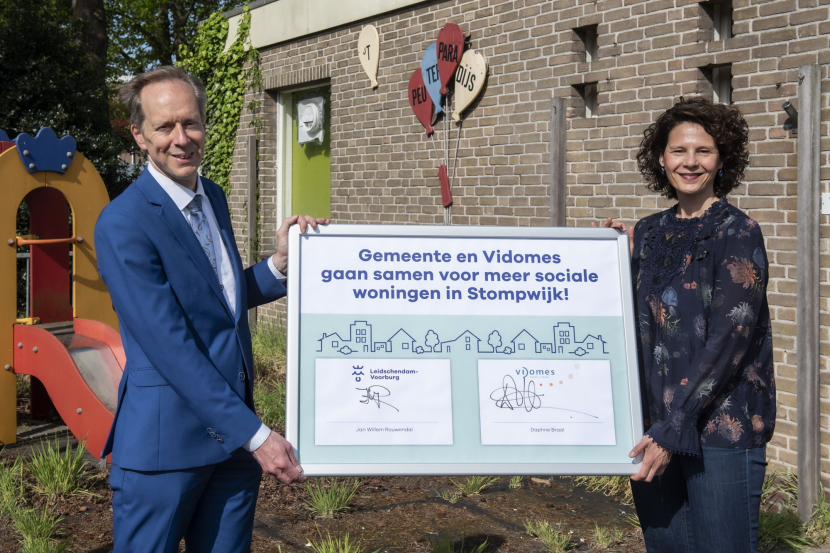 Gemeente en Vidomes sluiten intentieovereenkomst voor sociale huurwoningen in Stompwijk