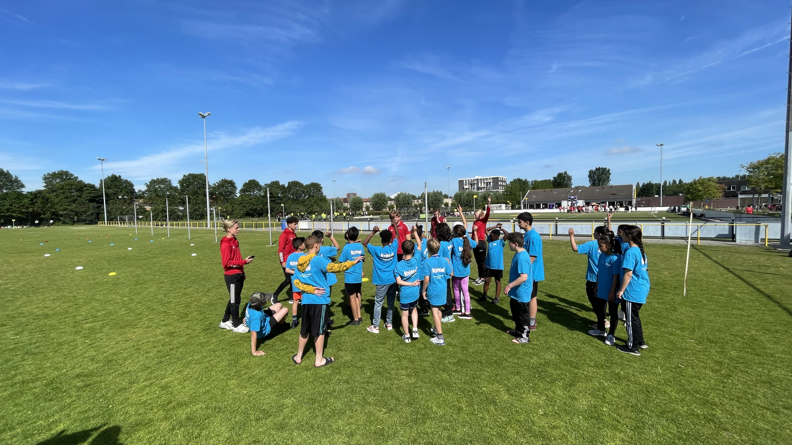 [VIDEO] Meer dan 2000 kinderen bewegen erop los tijdens sportdag