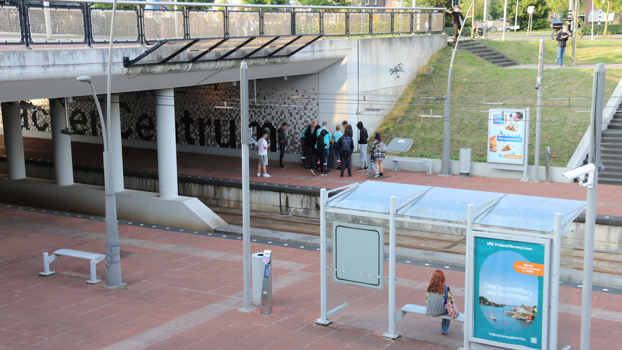 Stoeipartij op RandstadRail-station eindigt in ziekenhuisbezoek