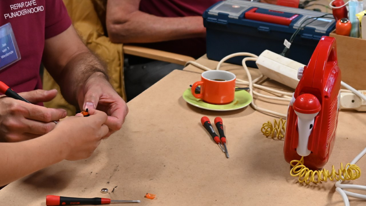 Repair Café met ruiltafel geopend op zaterdag 19 november