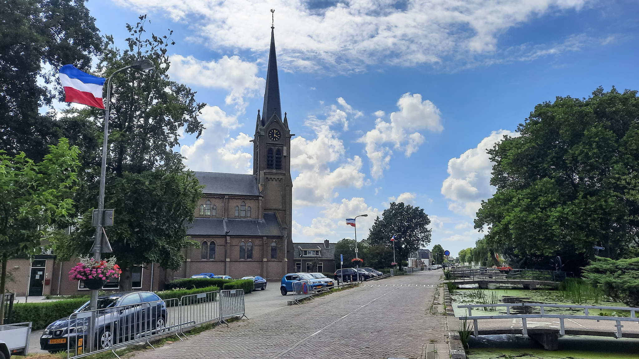 Stompwijk kleurt blauw-wit-rood