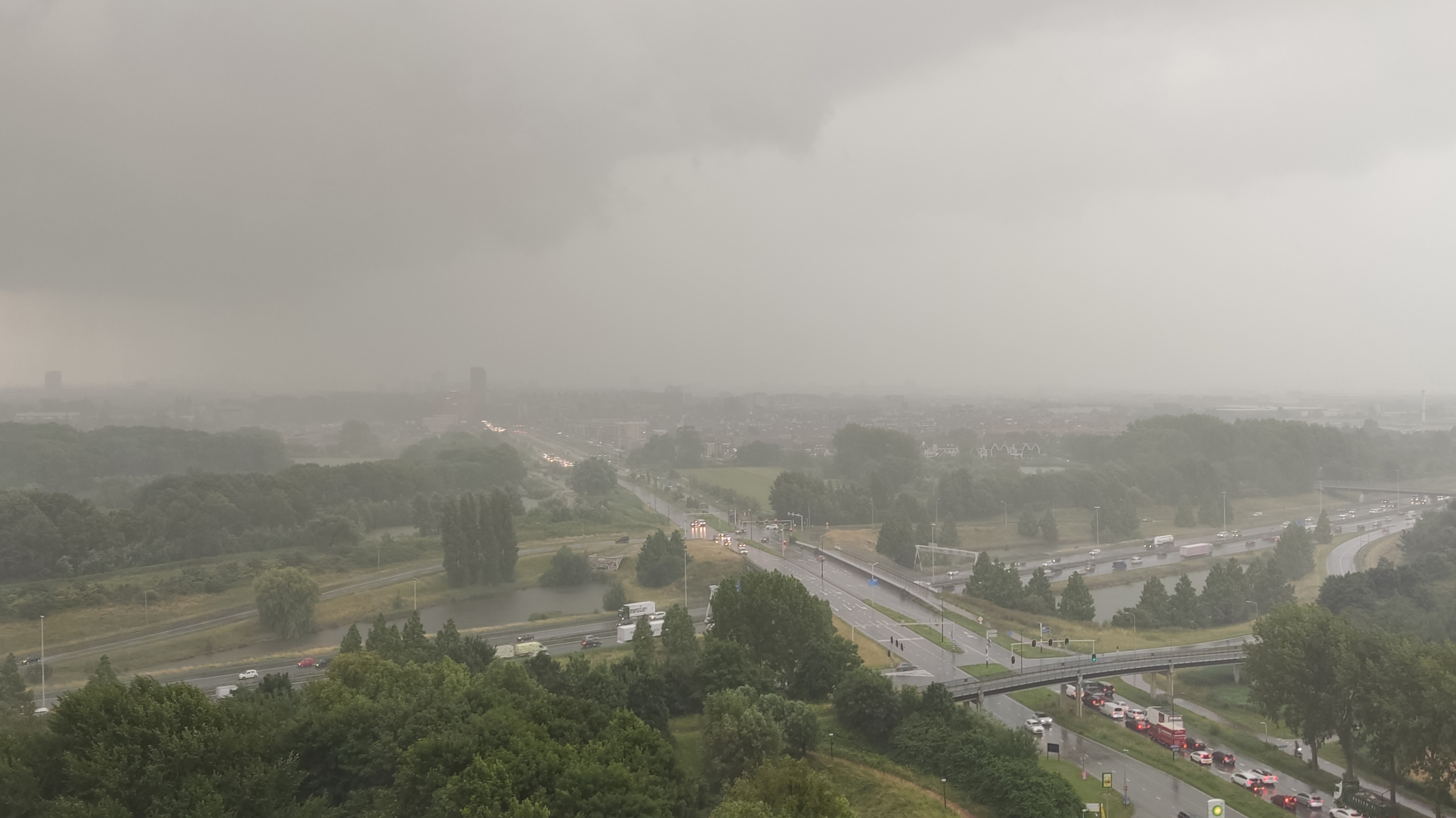 Storm Conall treft Rijswijk met windkracht acht