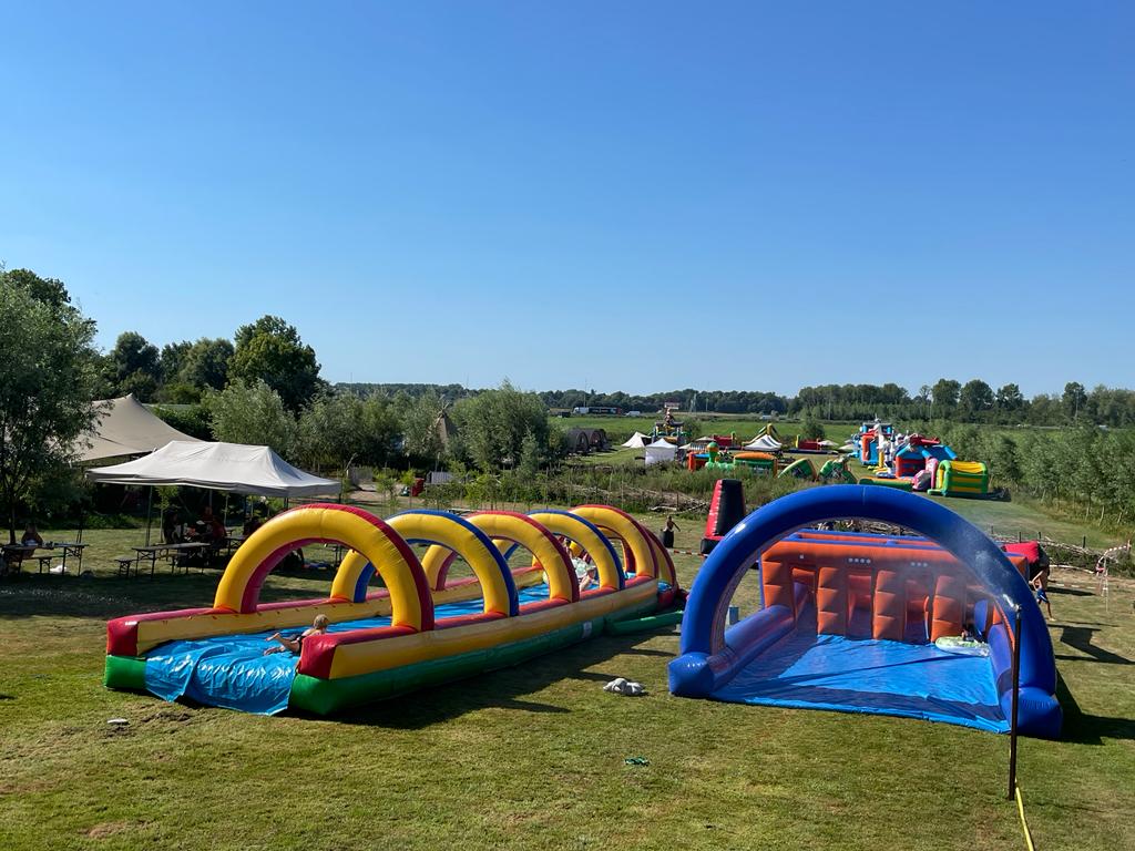 Het jaarlijkse springkussenfestival staat weer in Leidschendam