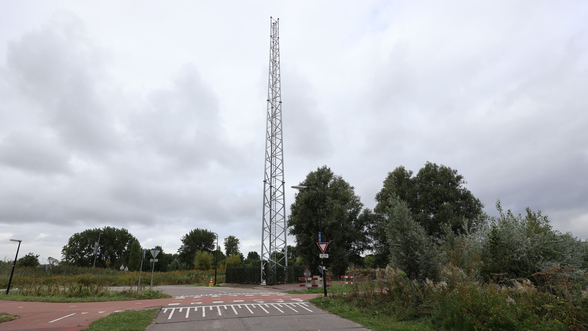 Omwonenden onaangenaam verrast door plaatsing telecommast Wilhelminapark