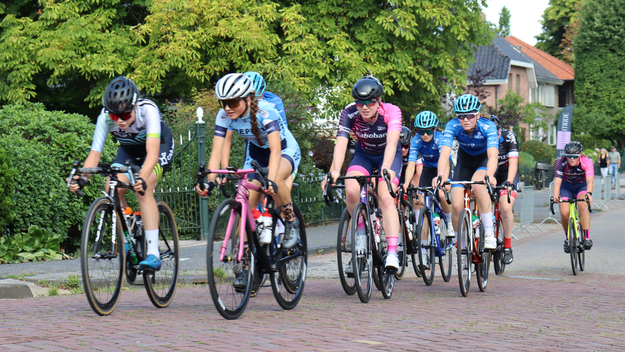 Ronde van Pijnacker van start gegaan