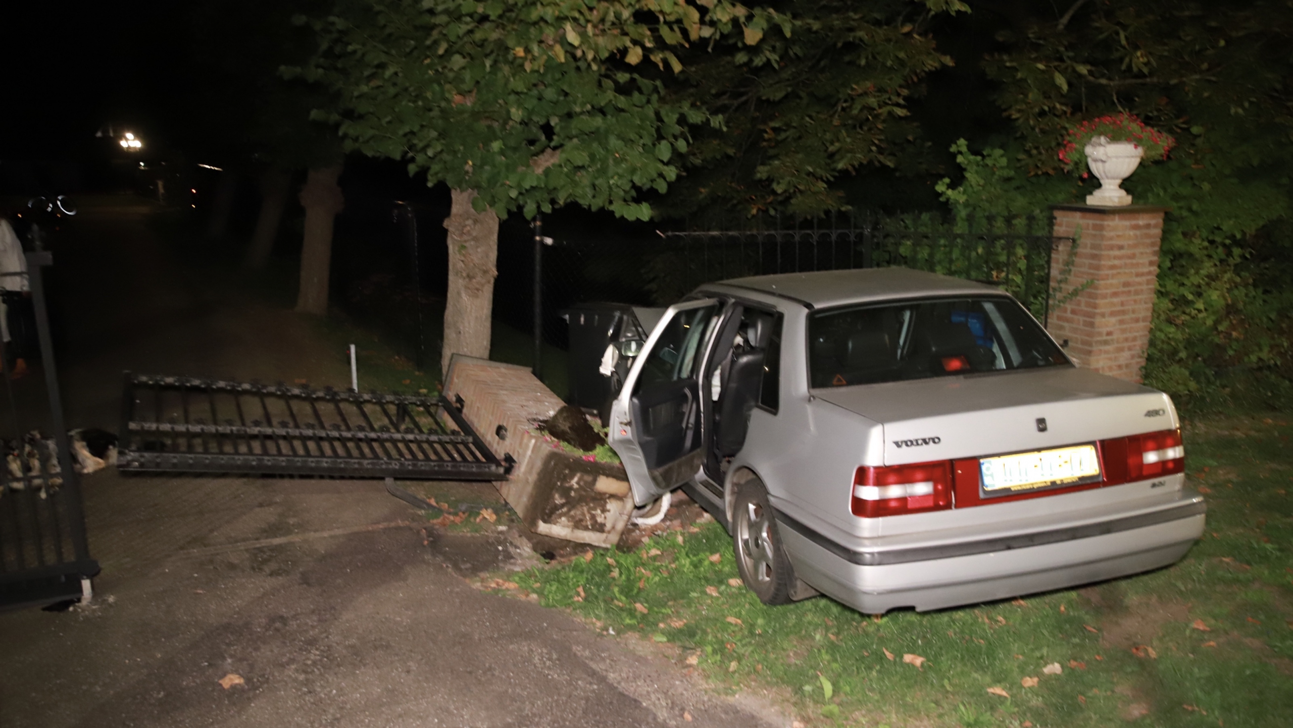 Enorme ravage na ongeval Katwijkerlaan Pijnacker