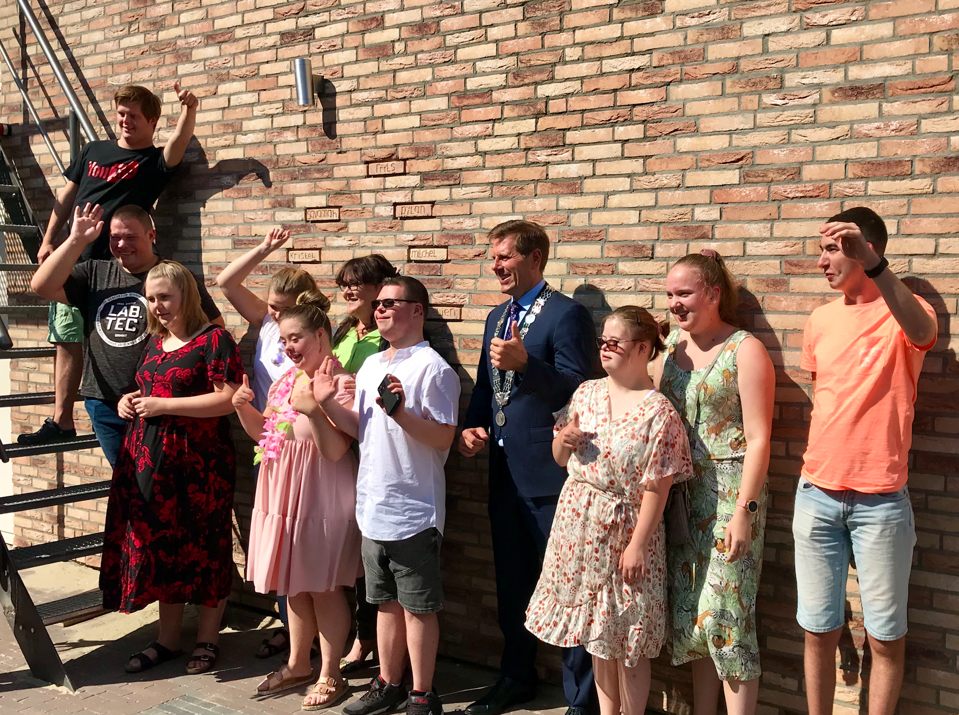 Burgemeester Björn Lugthart bij feestelijke opening Hof Delfgauw