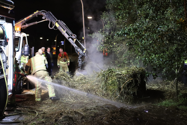 Brandweer uren bezig met dubbele brand aan de Faunalaan in Pijnacker