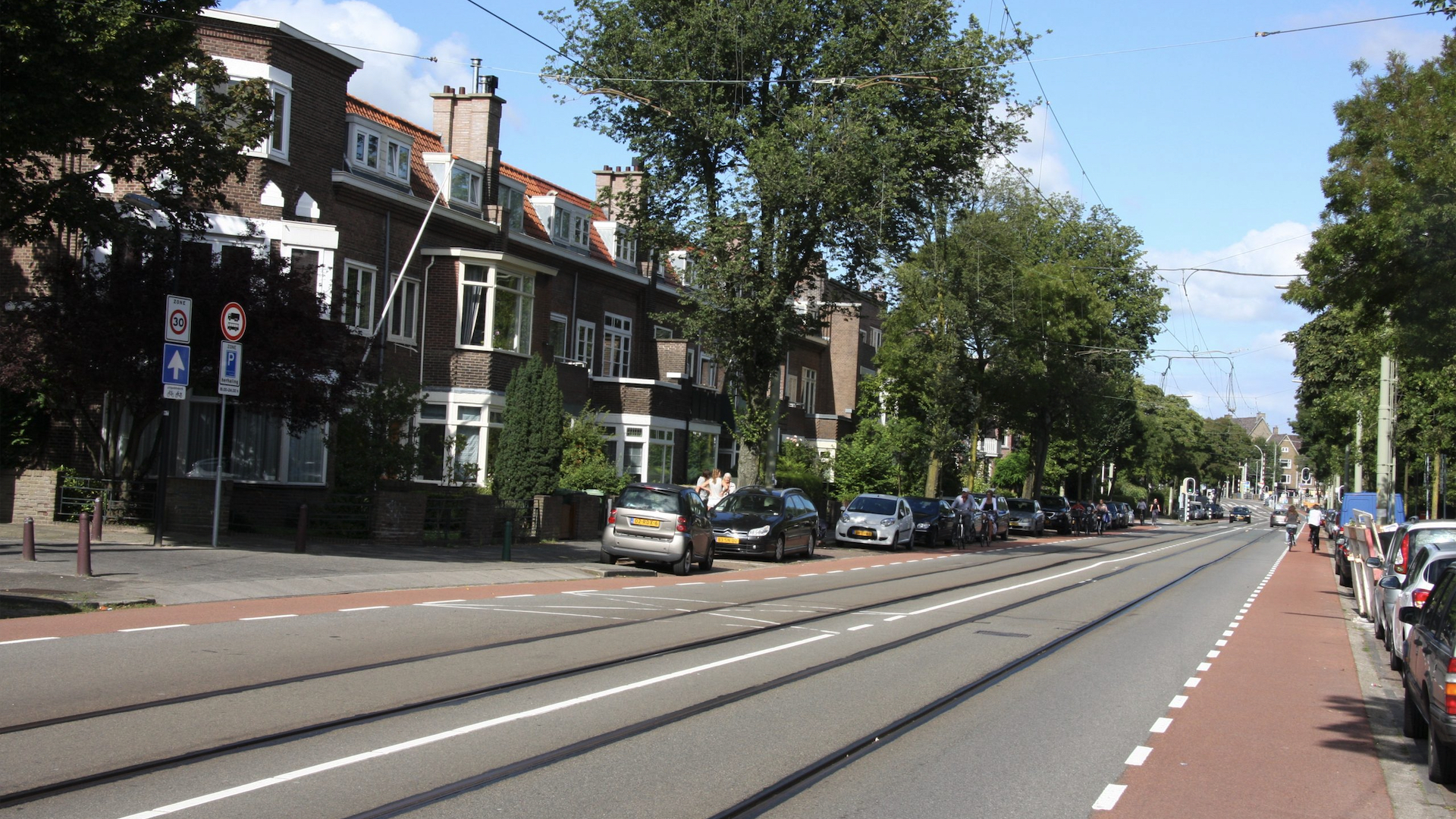 De Geestbrugweg en aansluitingen flink aangepakt