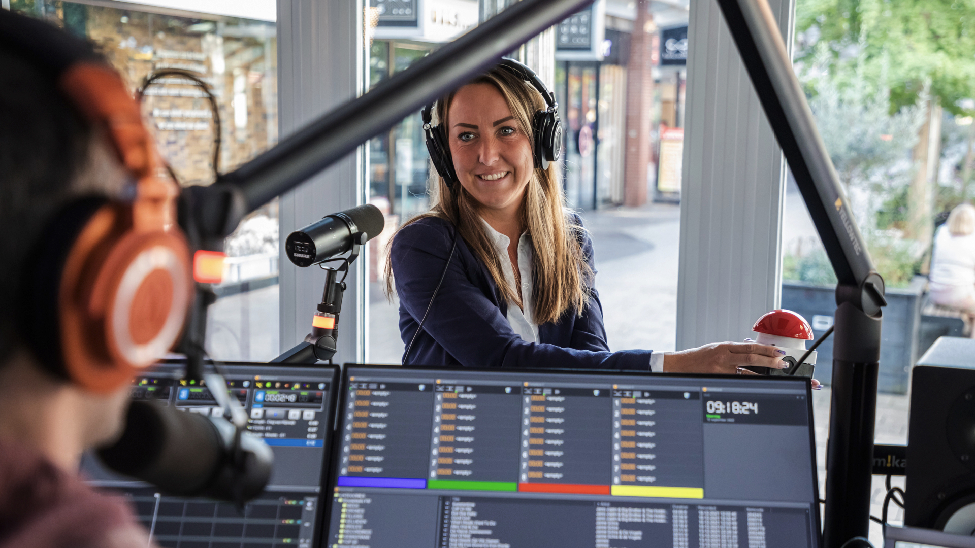 Glazen Radiohuis Haaglanden bereikt 100.000 mensen