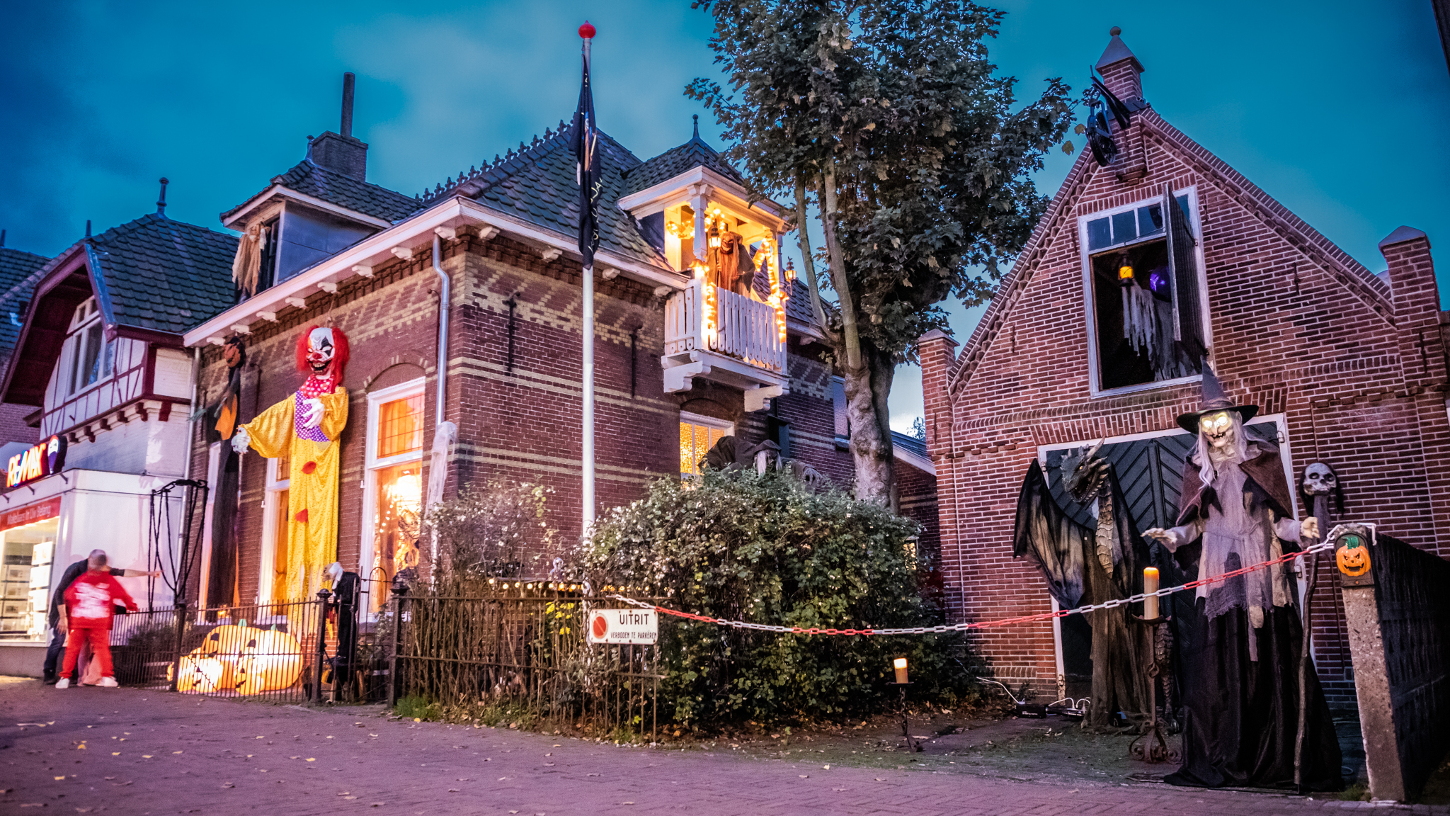 Griezelen bij heus spookhuis op Damlaan