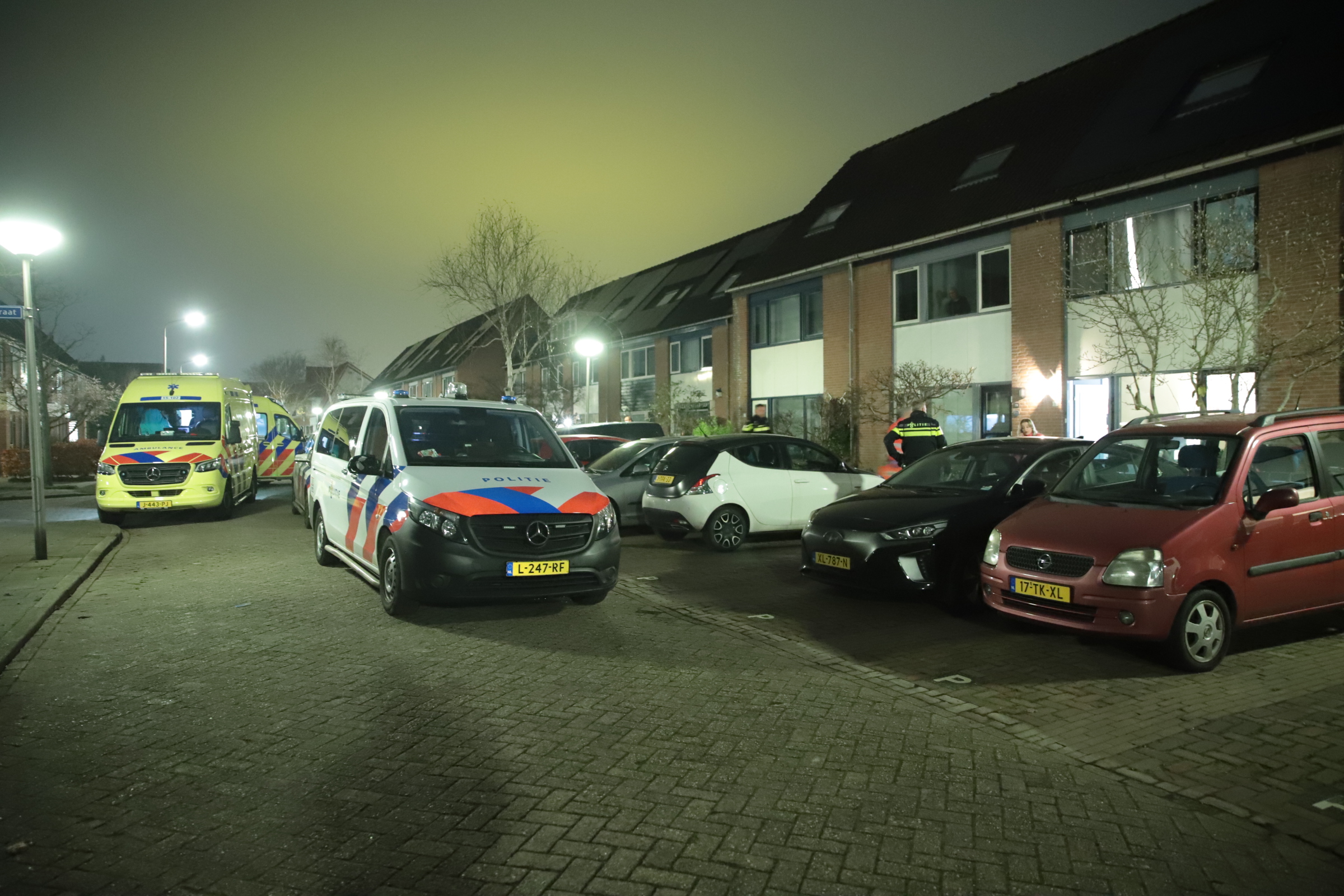 Persoon zwaargewond na steekpartij in woning Veilingstraat