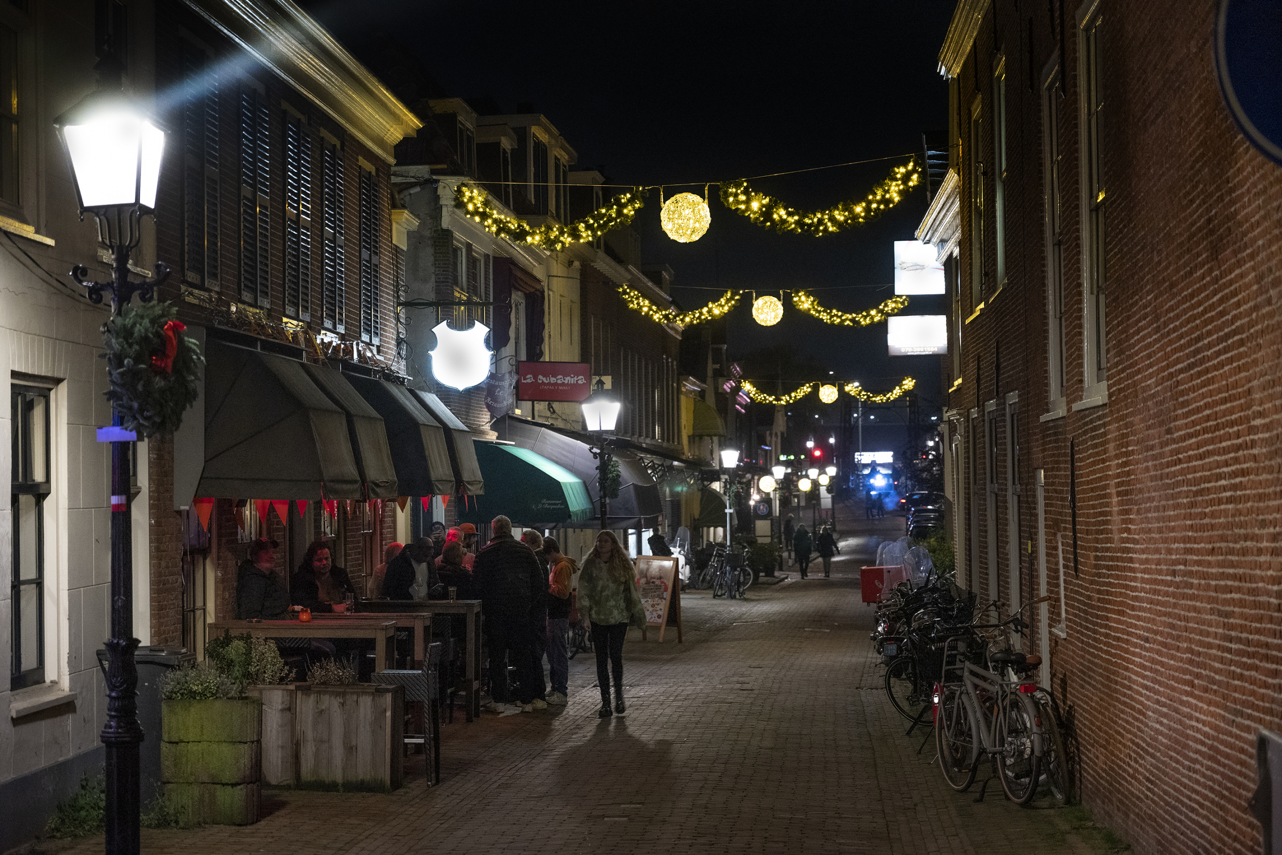 Ontsteken van de kerstboom in Huygenskwartier Voorburg