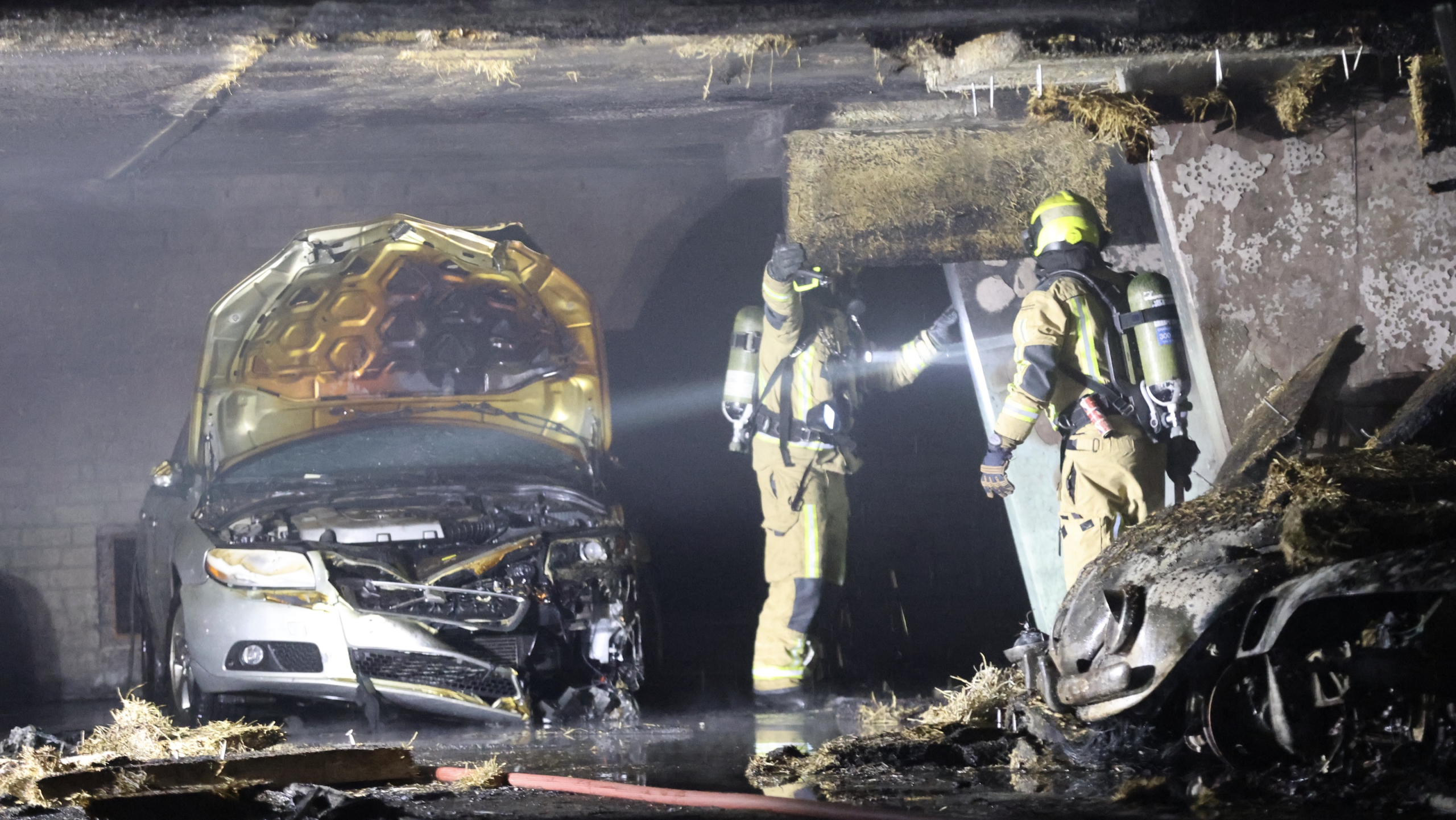 Grote brand in parkeergarage verwoest meerdere auto’s