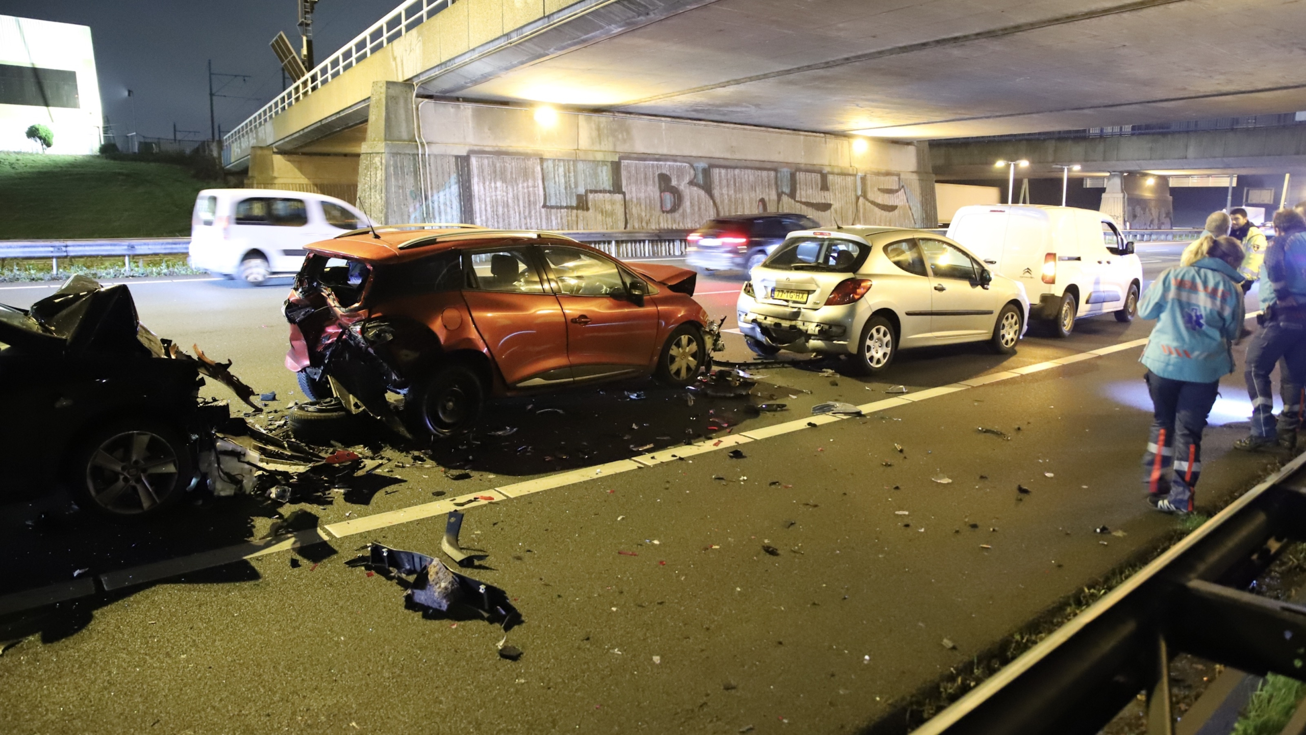 Vier gewonden en flinke schade na kettingbotsing A4 Rijswijk