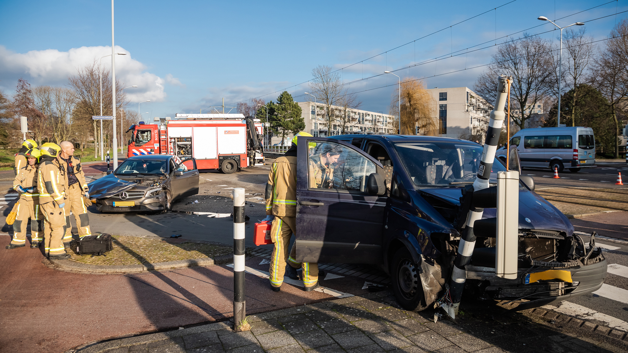 Gewonden na harde botsing op Heuvelweg in Leidschendam