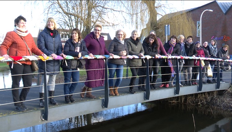 Onthulling versierde brug achter CulturA & Zo