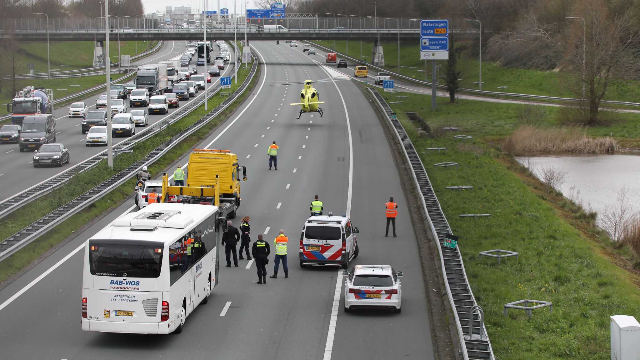 A4 weer geopend na onwelwording op snelweg bij Rijswijk