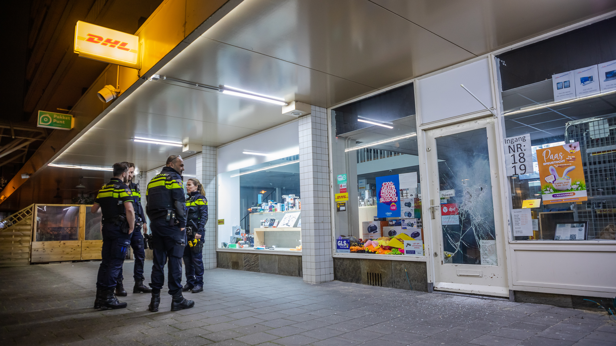 Mislukte inbraak bij telefoonwinkel in winkelcentrum De Julianabaan