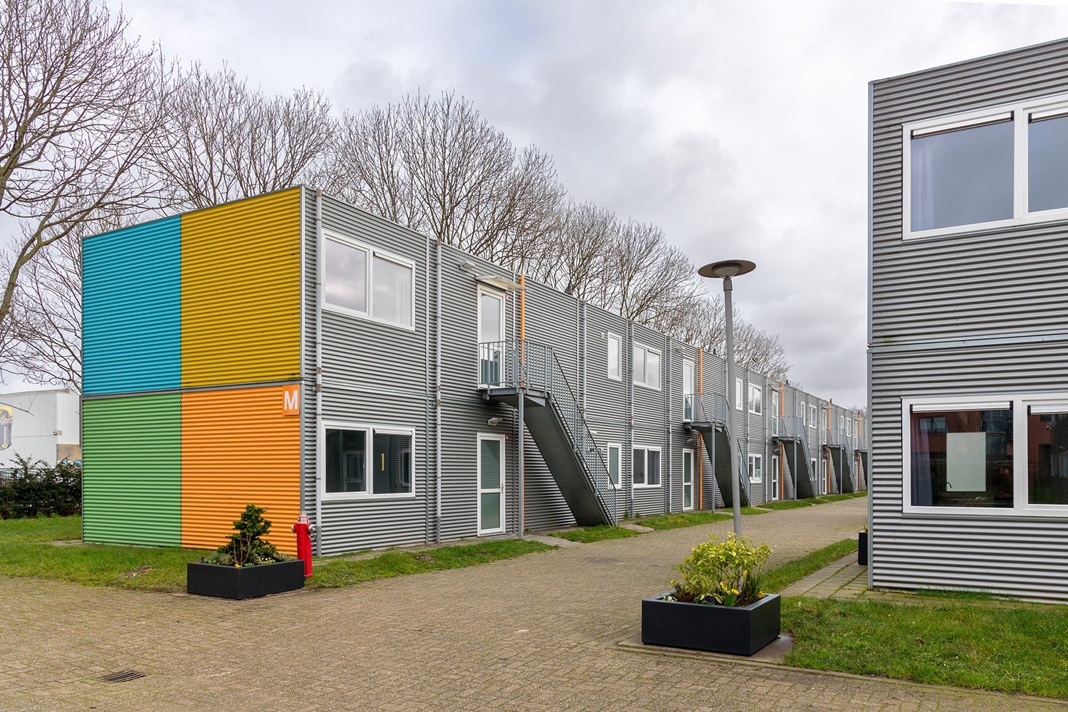 Eerste bewoners nemen intrek op flexwoonlocatie Hof van Elsenburg in Rijswijk