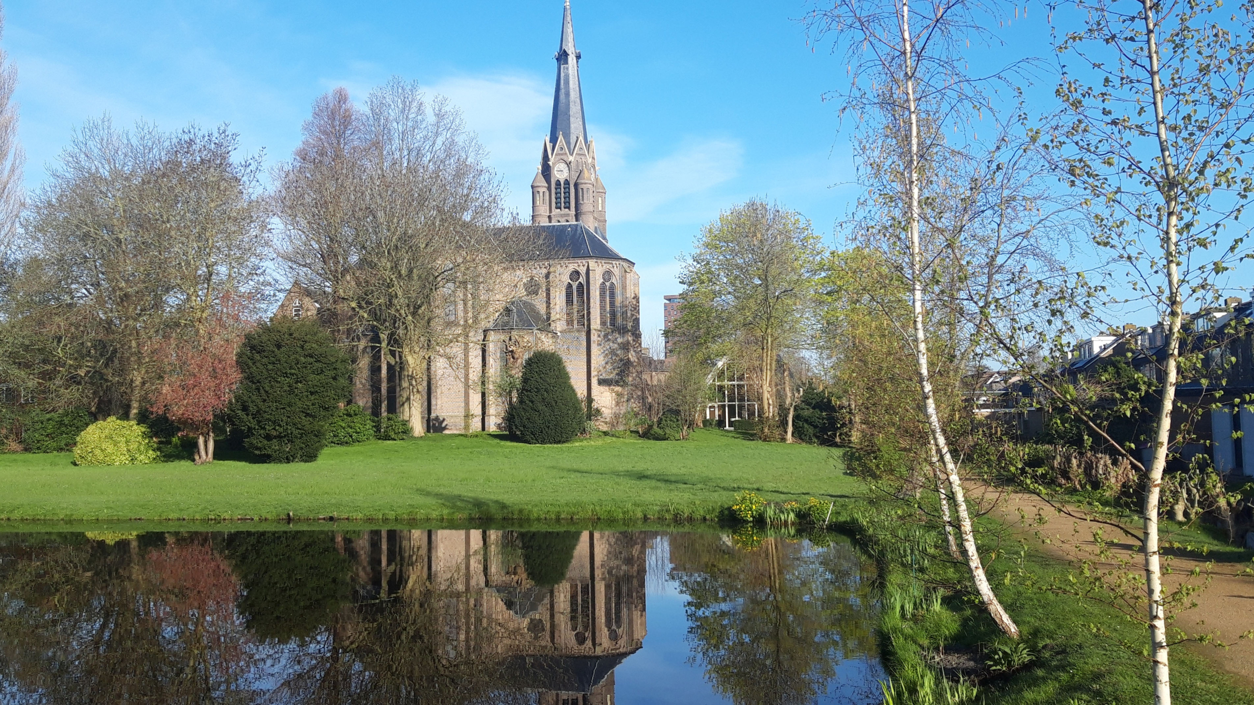 Tweedehands boeken-, platen-, cd- en dvd-markt in Bartholomeuskerk