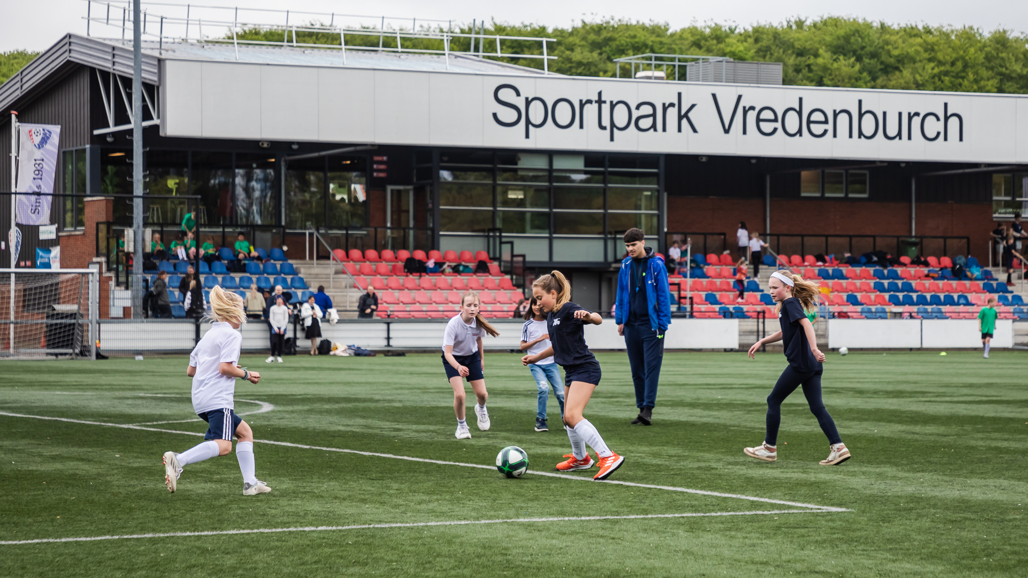 Schoolvoetbaltoernooi met Rijswijkse basisscholen van start