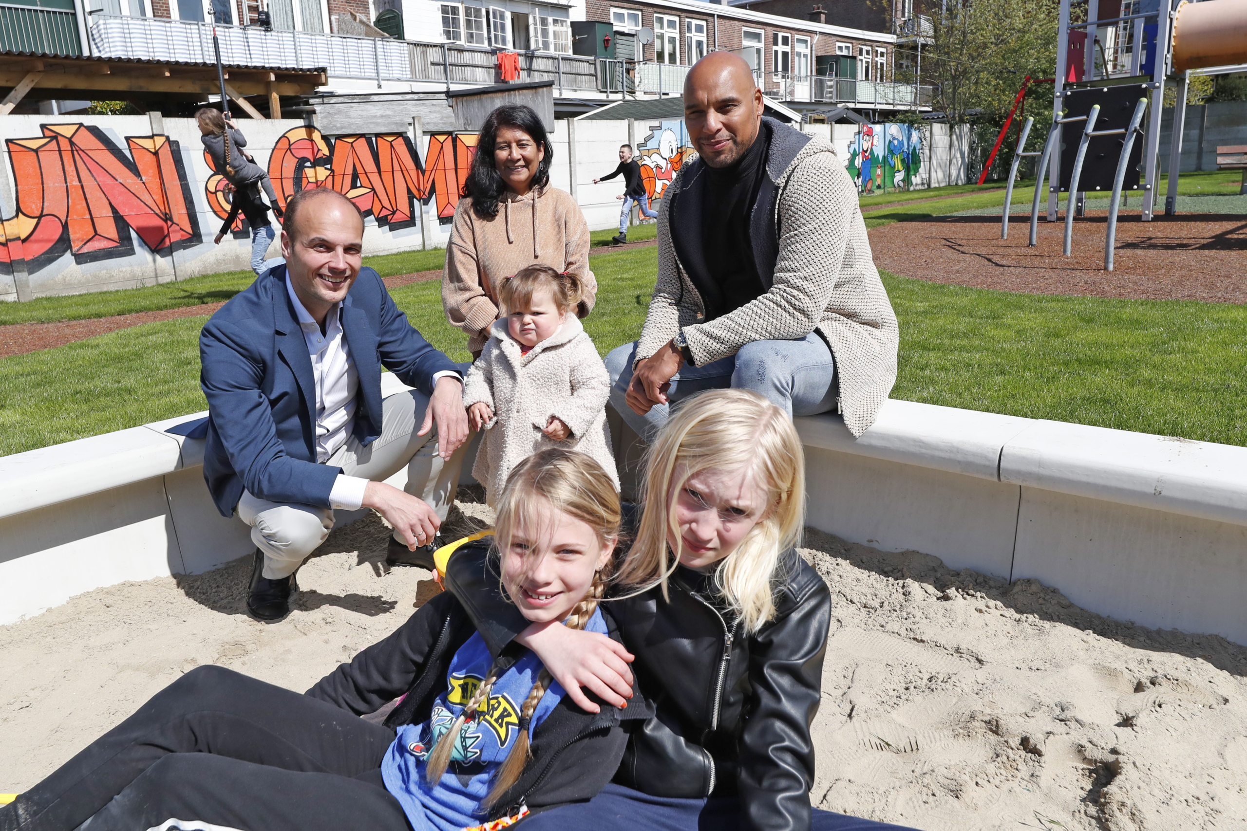 Speeltuinen aan de Rozenstraat en Penninglaan feestelijk heropend