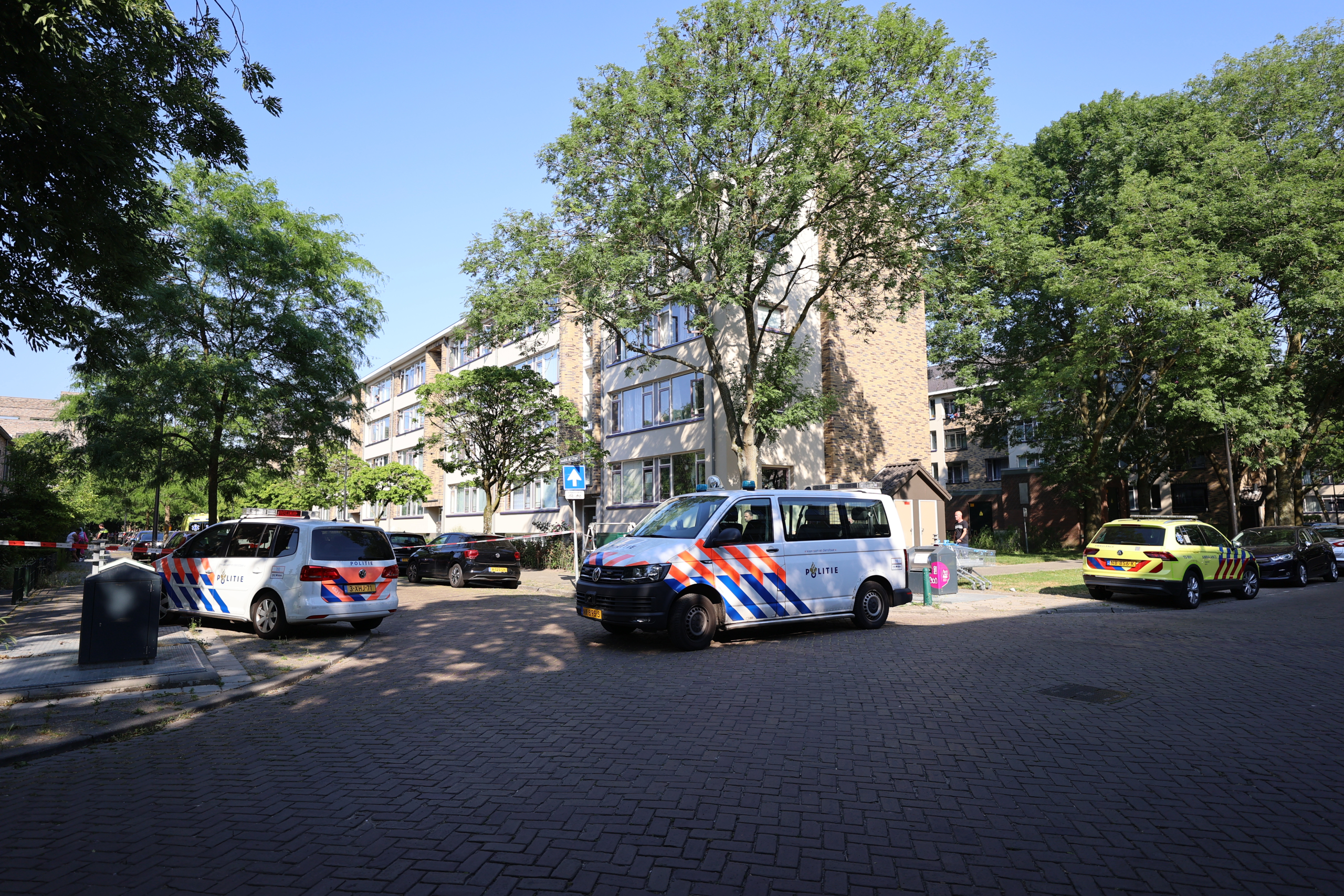 Politie zoekt tips over overleden vrouw in woning Mandolinestraat