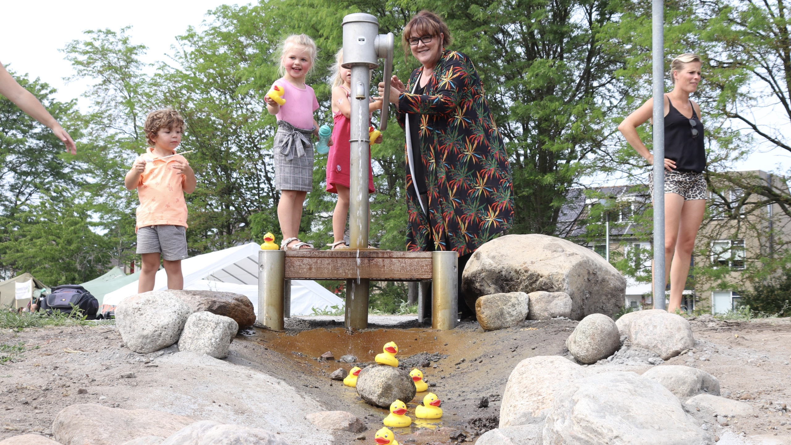 [FOTO] Duurzaam klimaatbestendig wijkpark Klapwijk geopend