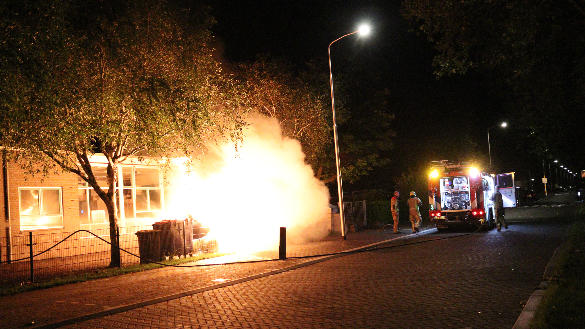 Brandweer druk met brandjes in Pijnacker Noord, Politie gaat uit van brandstichting