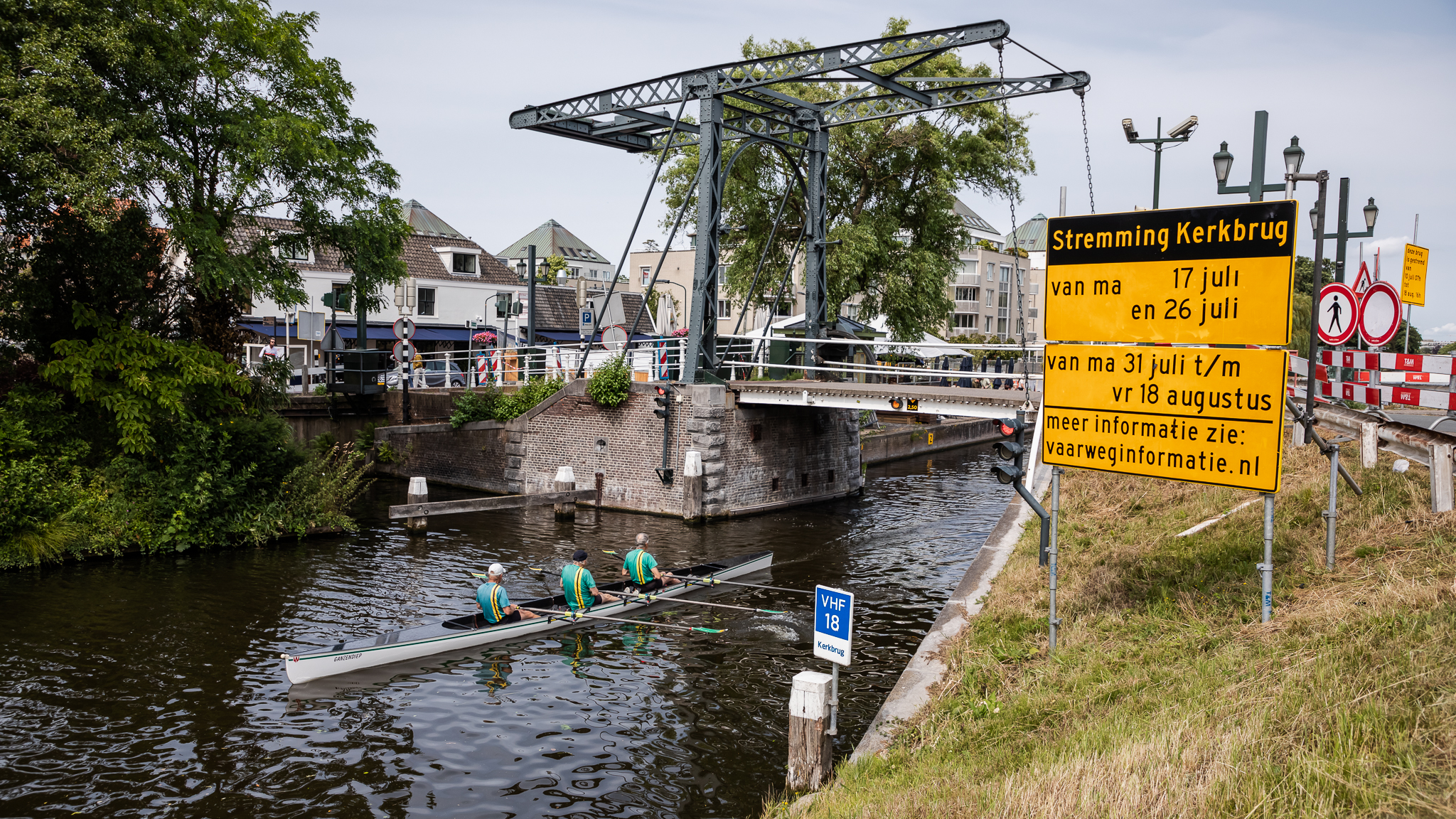 Kerkbrug teruggeplaatst, maar moet in najaar alweer eruit
