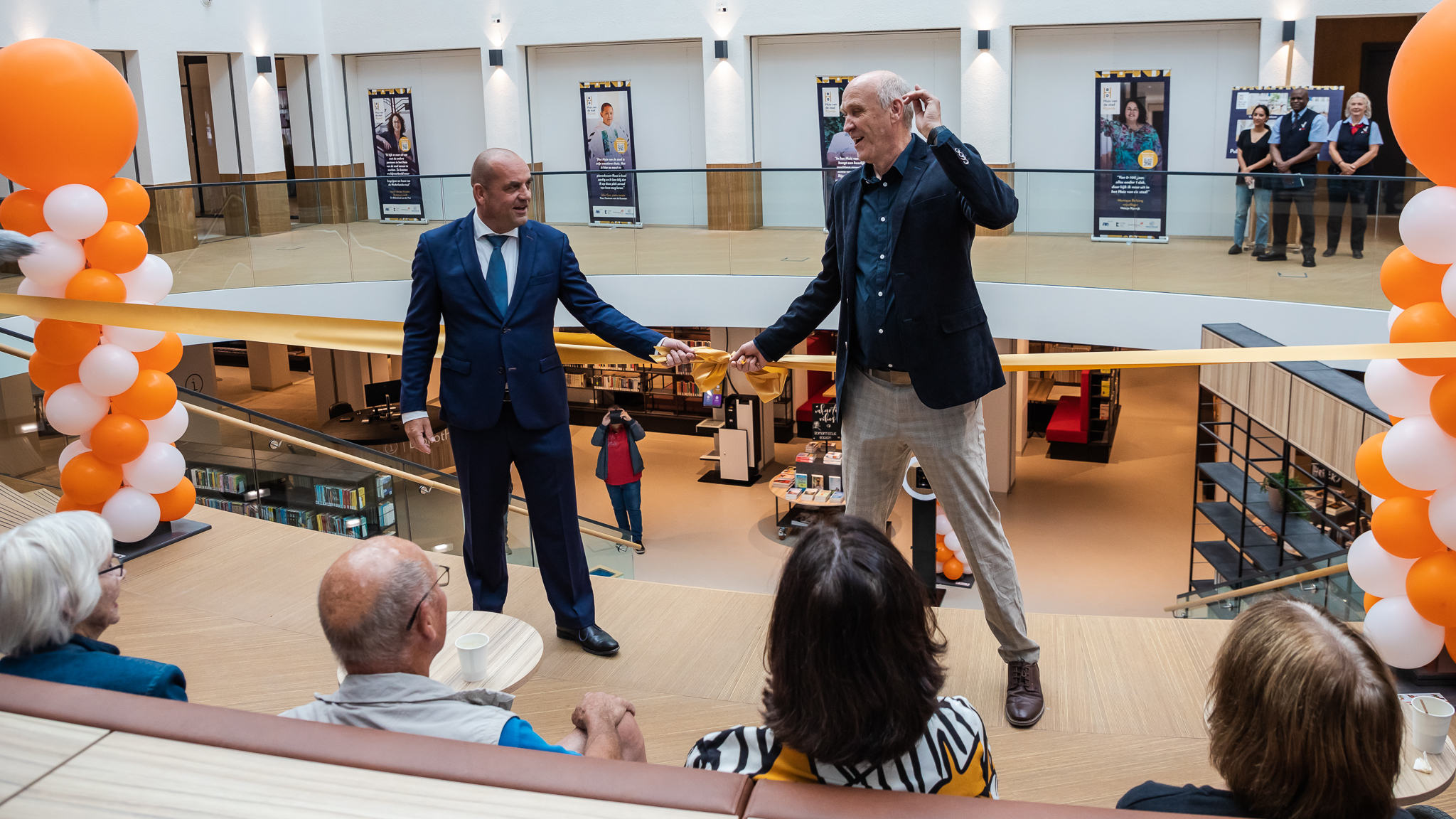 Nieuwe bibliotheek in Huis van de Stad Rijswijk geopend: “Hopen dat u zich thuis zal voelen”