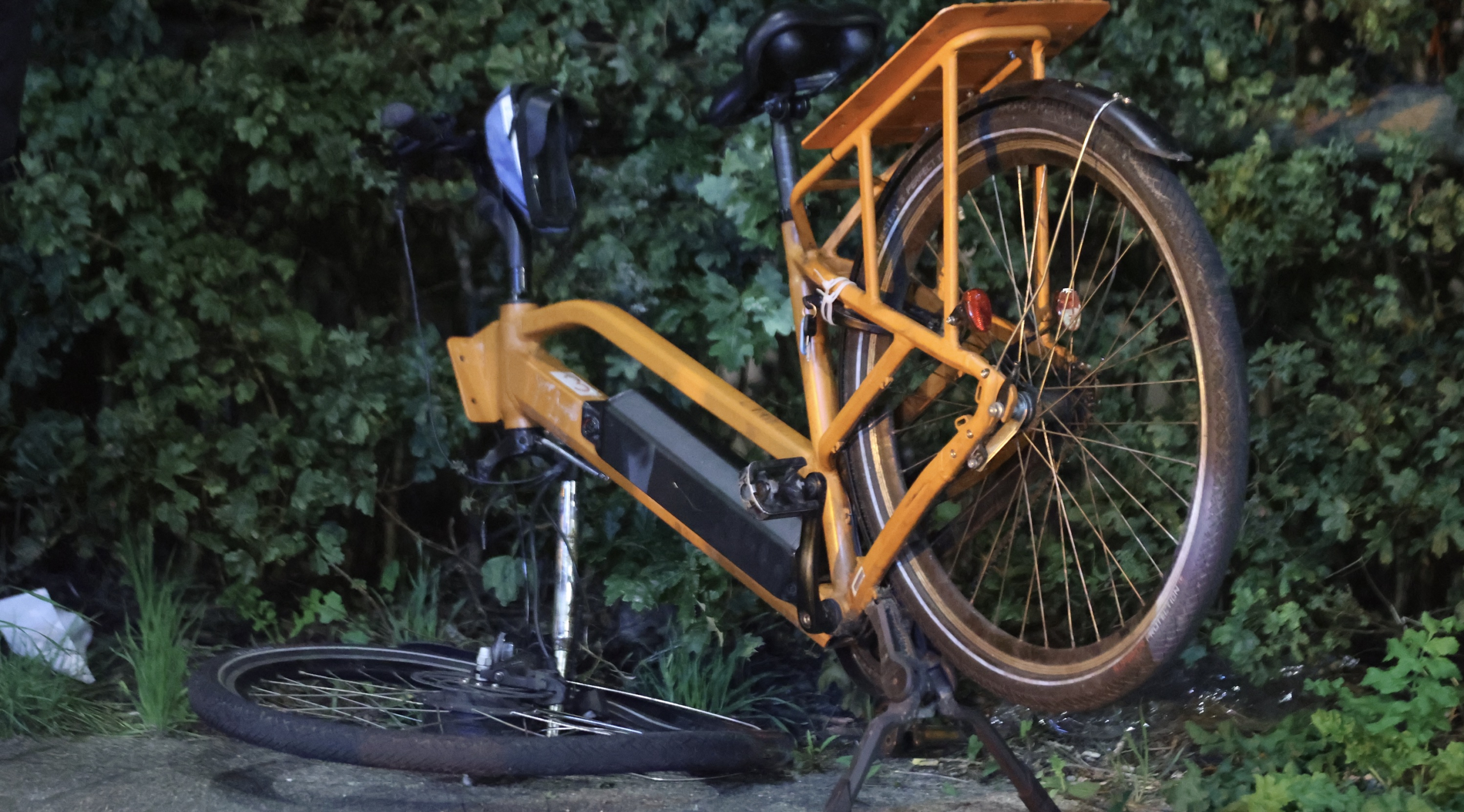 Fietser geschept door auto aan Prinses Beatrixlaan