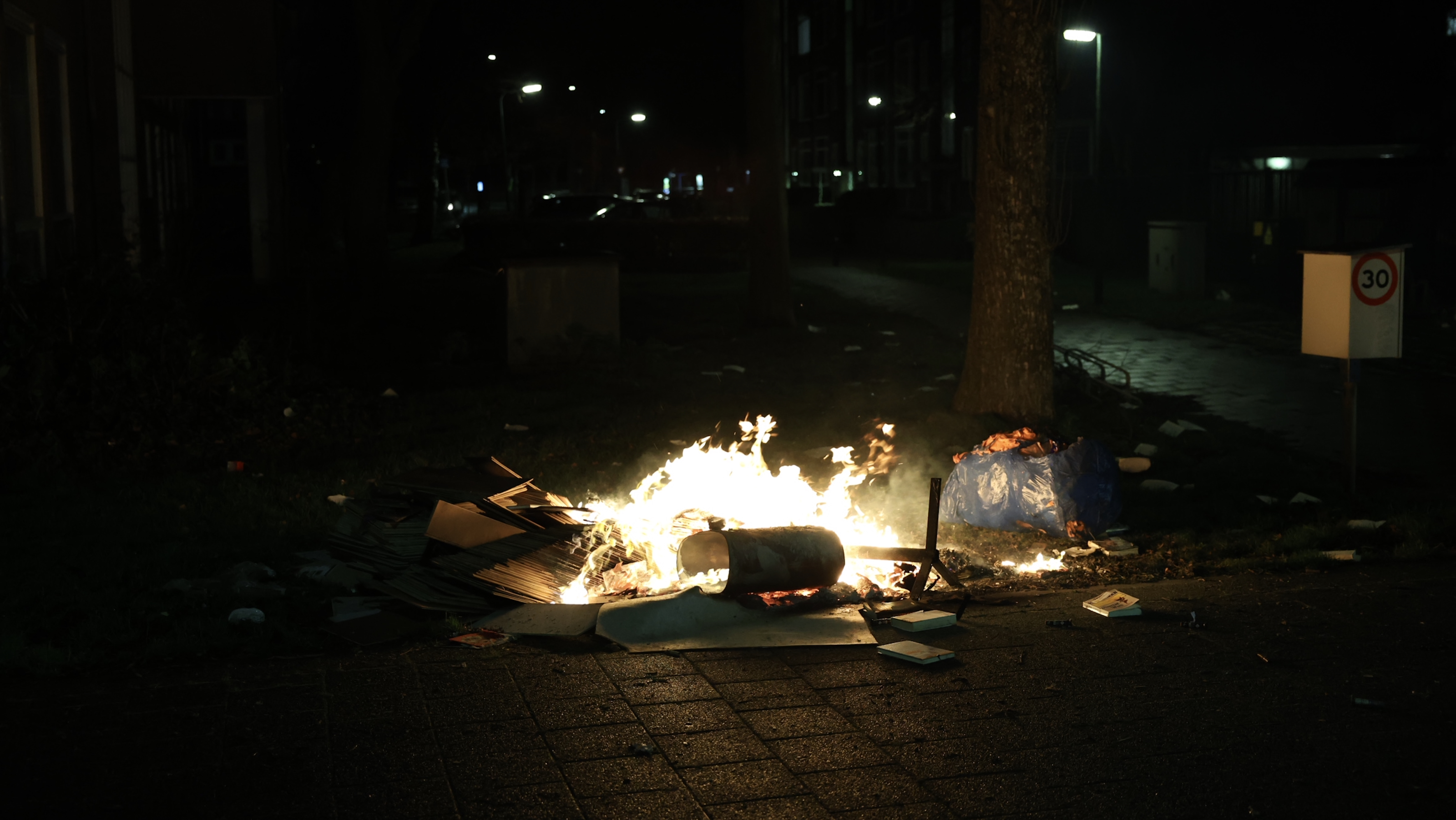 Buitenbrand bij wijkcentrum Te Werve