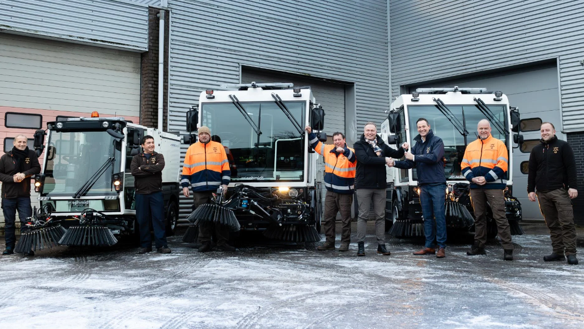 Gemeente heeft er drie nieuwe veegwagens bij