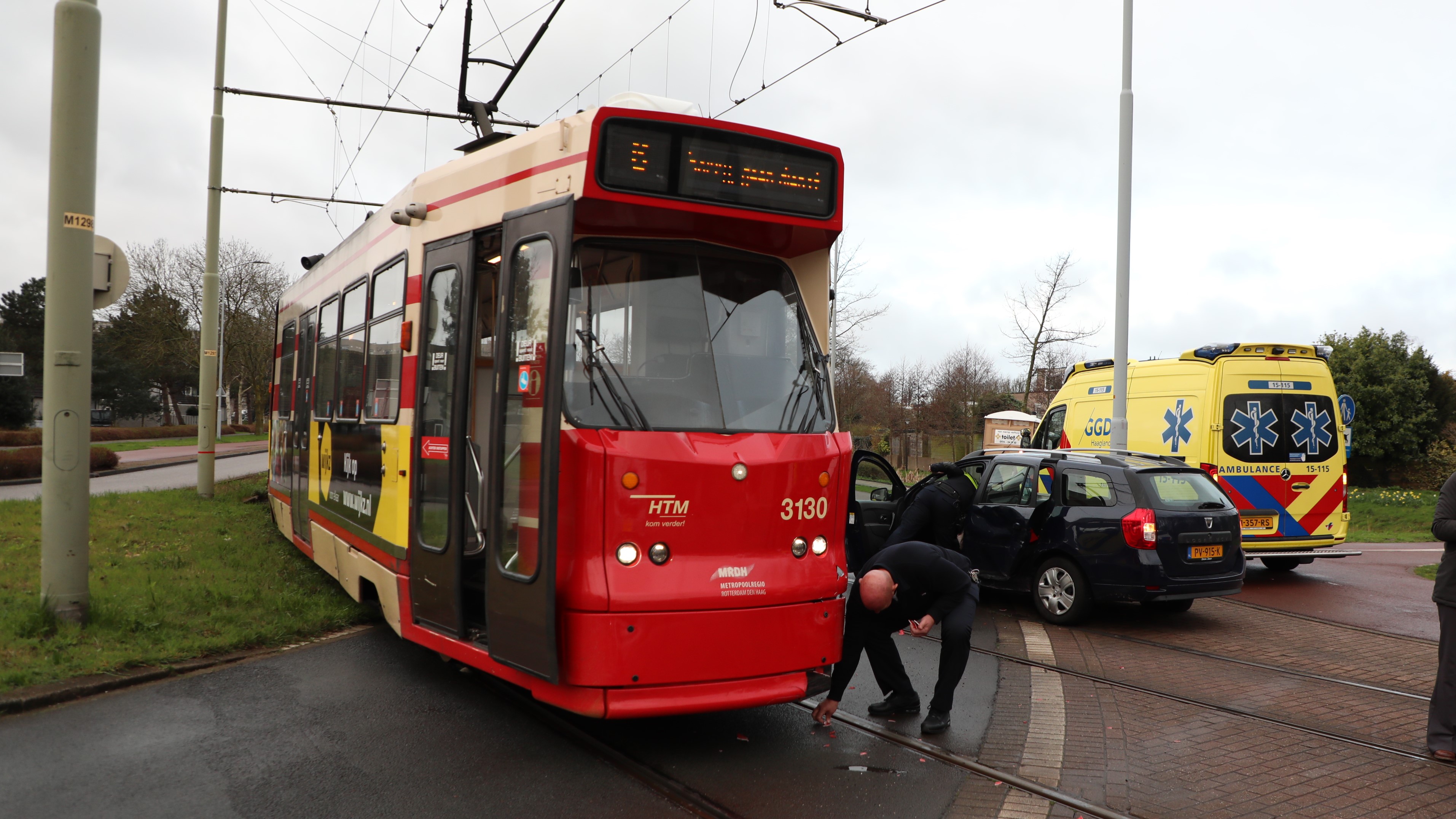 Aanrijding tussen tram en personenauto op de Prinsensingel