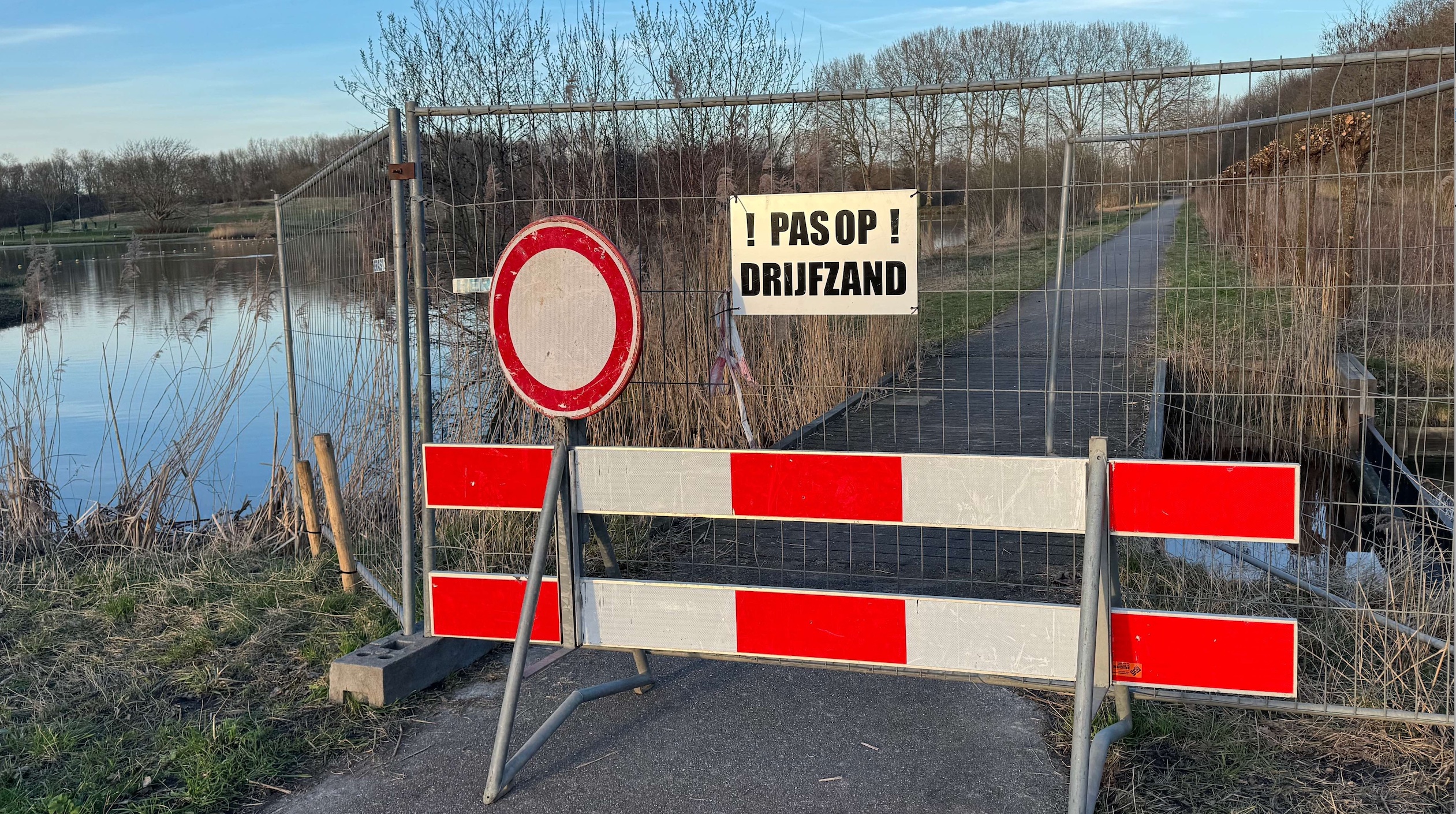 “Pas op, drijfzand” in het Wilhelminapark in Rijswijk