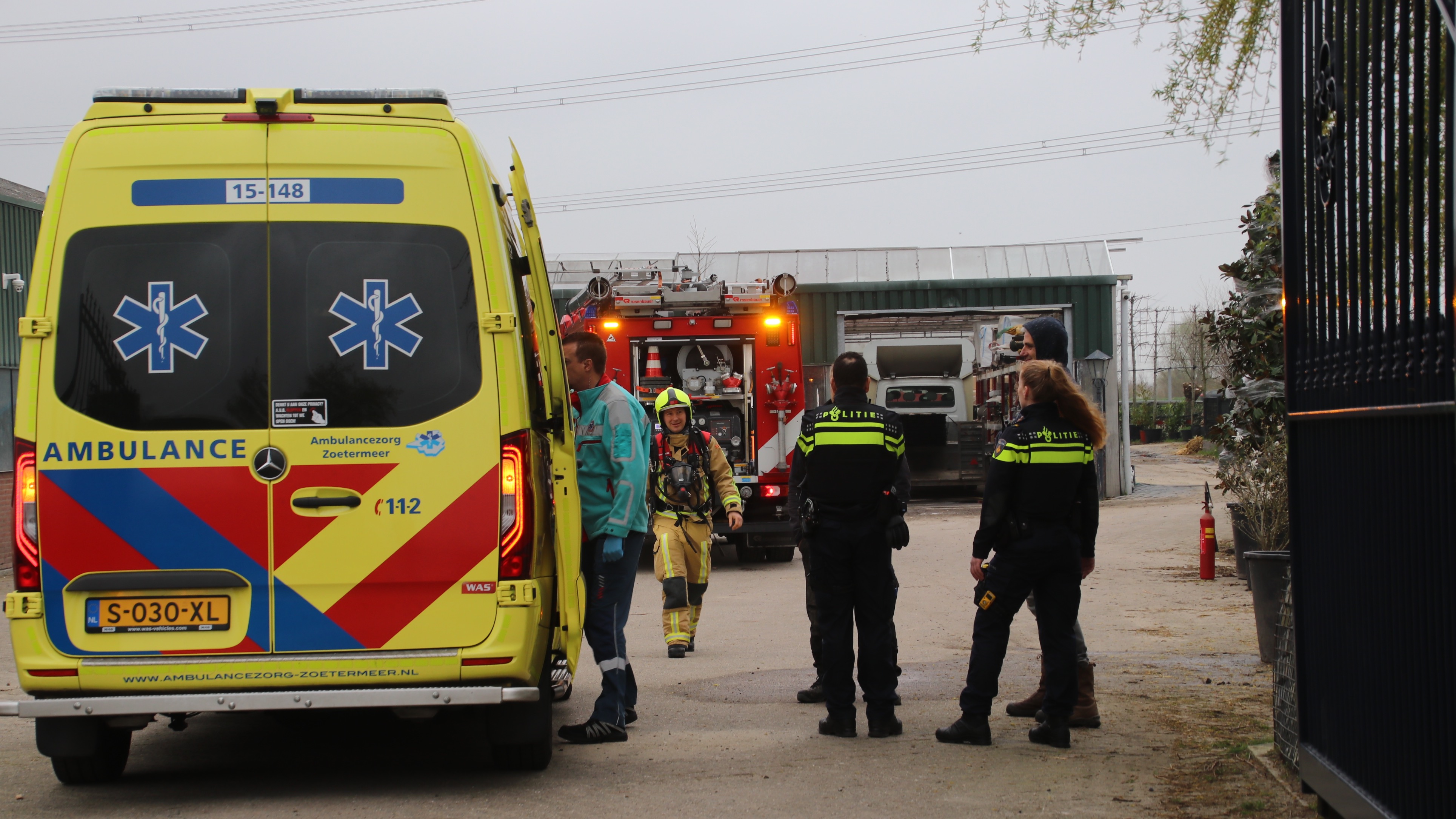 Lichtgewonde na brand in een grote loods in Pijnacker