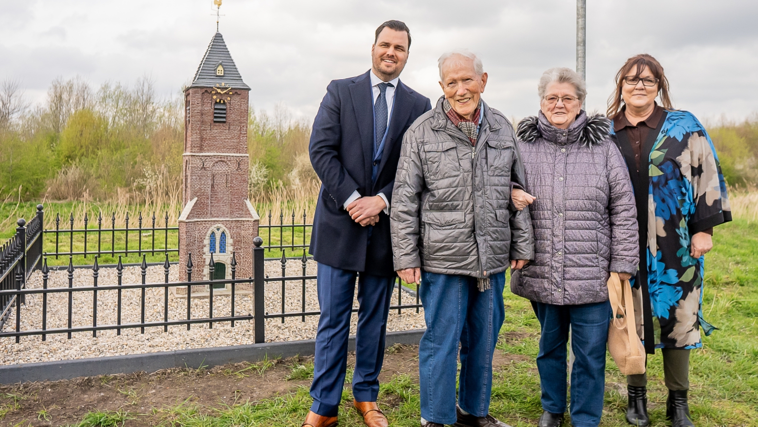 Miniatuur Dorpskerk Nootdorp op nieuwe bestemming onthuld