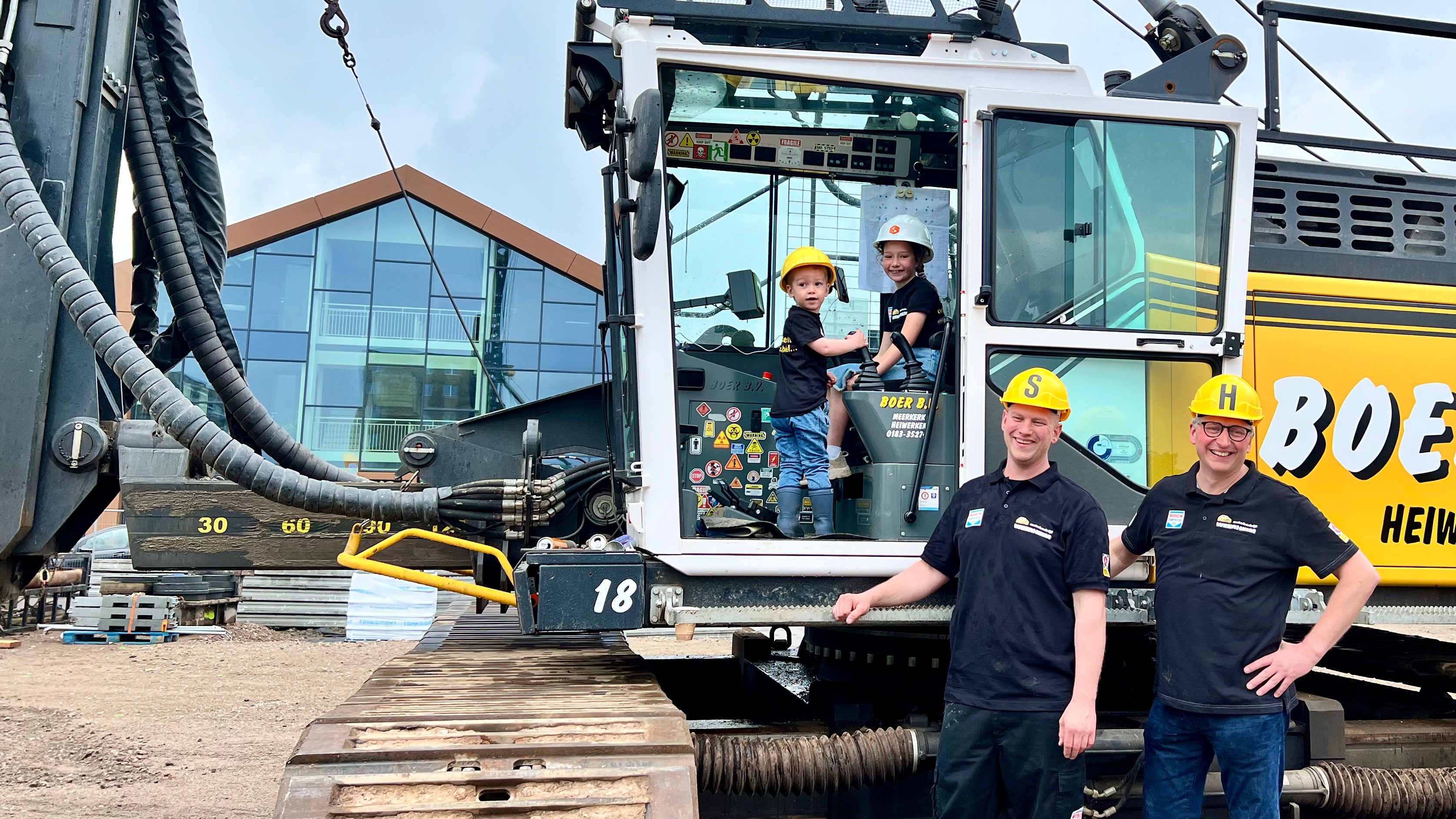 [VIDEO] Een feestelijke start van de bouw van nieuw gebouw Autobedrijf Weerheim