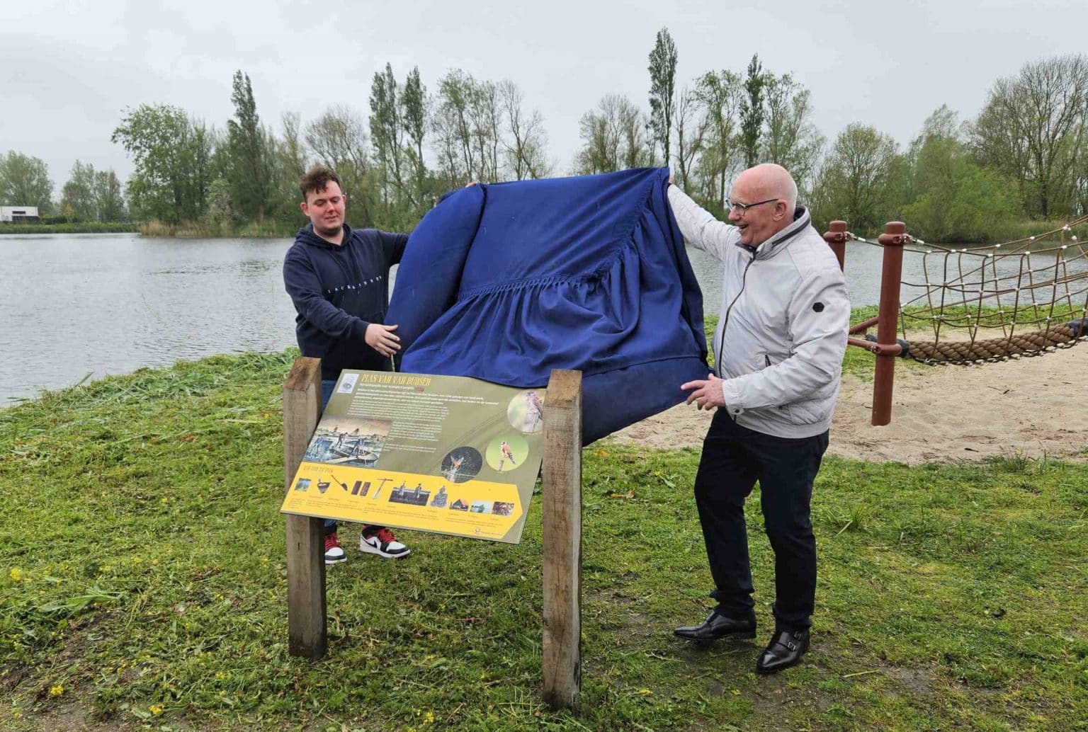 Plas van Van Buijsen heeft nu eigen informatiebord