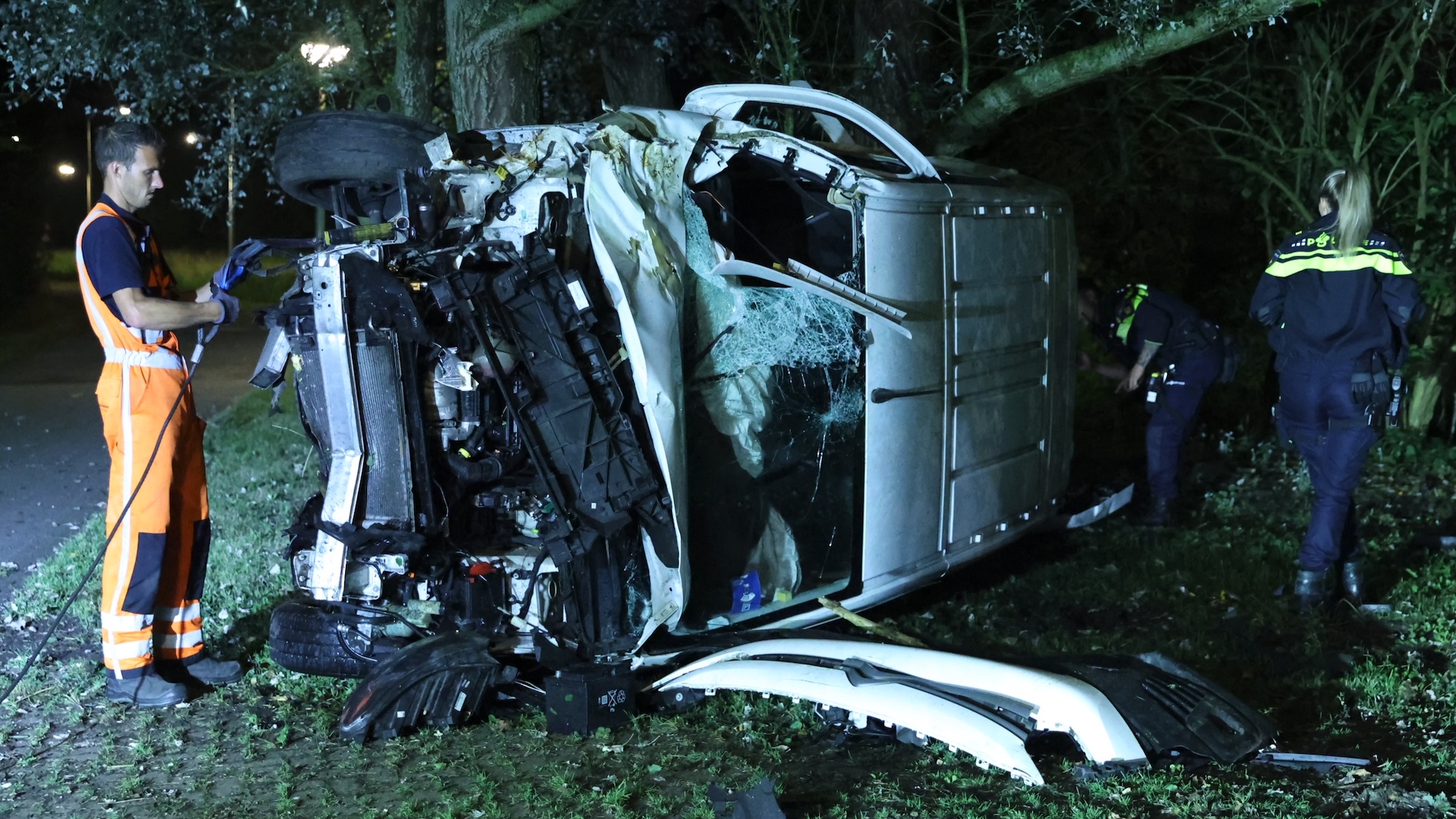 Dronken automobilist vlucht voor politie en crasht op Oudeweg Nootdorp