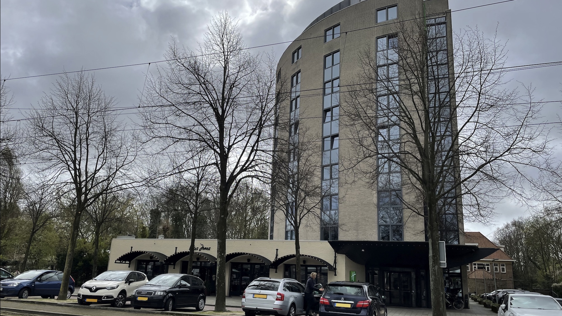 200 asielzoekers gaan in hotel Stationsplein wonen