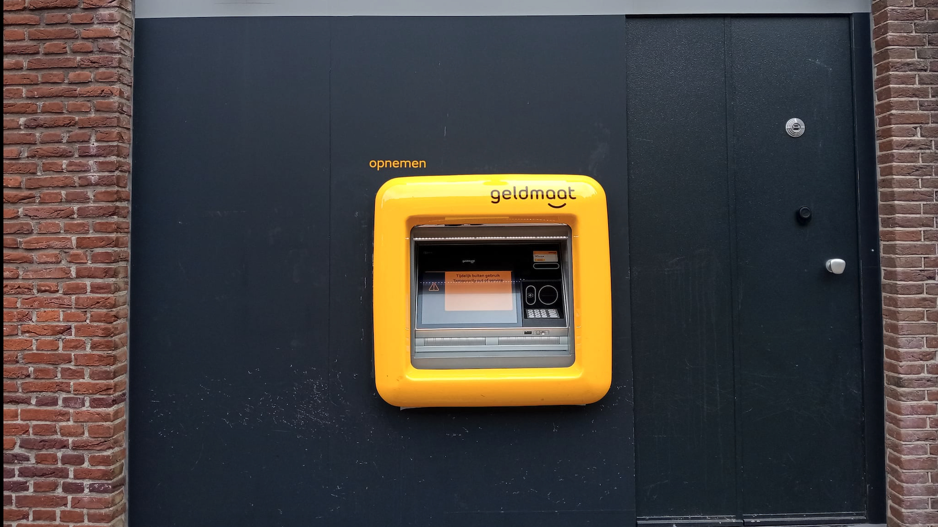 Nieuwe pinautomaat in Oud Rijswijk verwijderd zonder bericht van vervanging