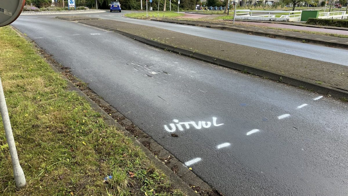 Klapwijkseweg krijgt nieuw asfalt