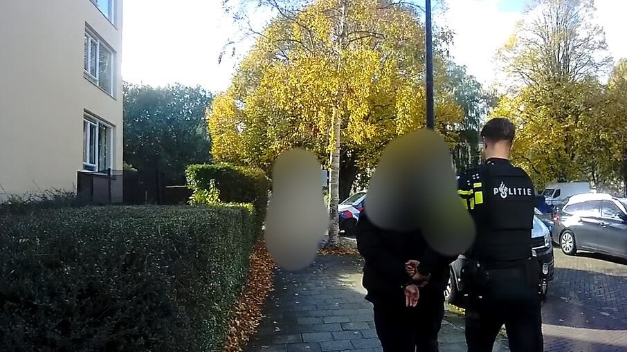 Vuurwapen na achtervolging door politie ingenomen