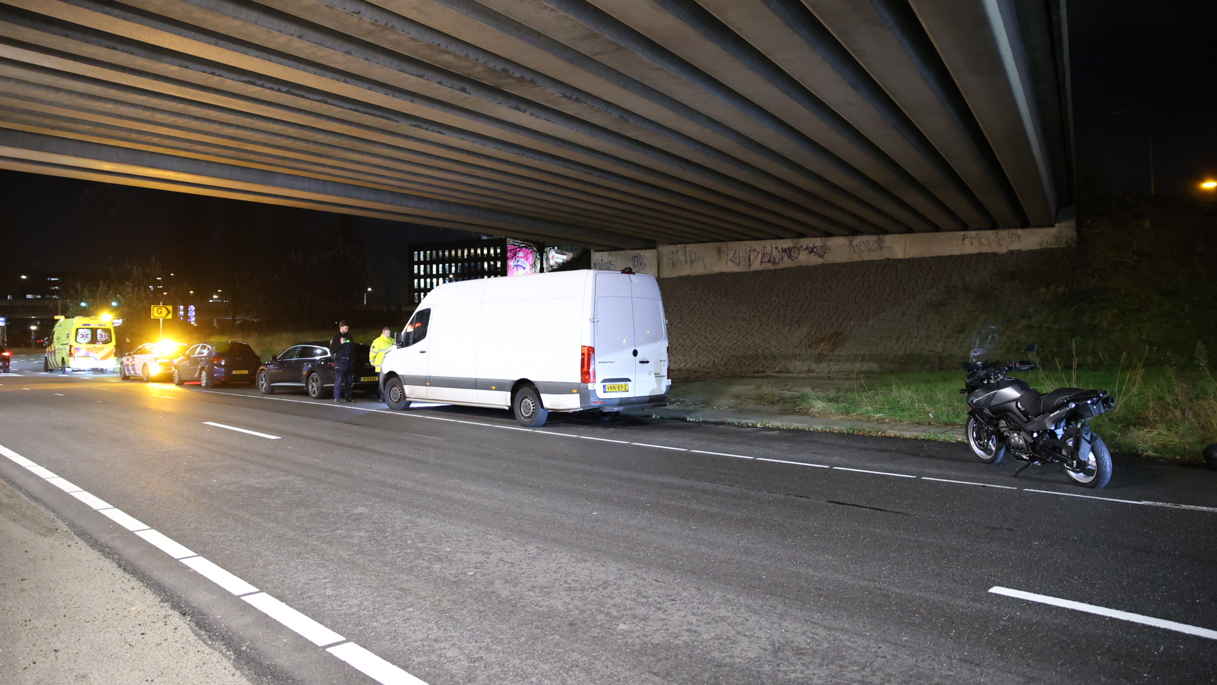 Motorrijder gewond na kop-staart aanrijding op Laan van Delfvliet in Rijswijk