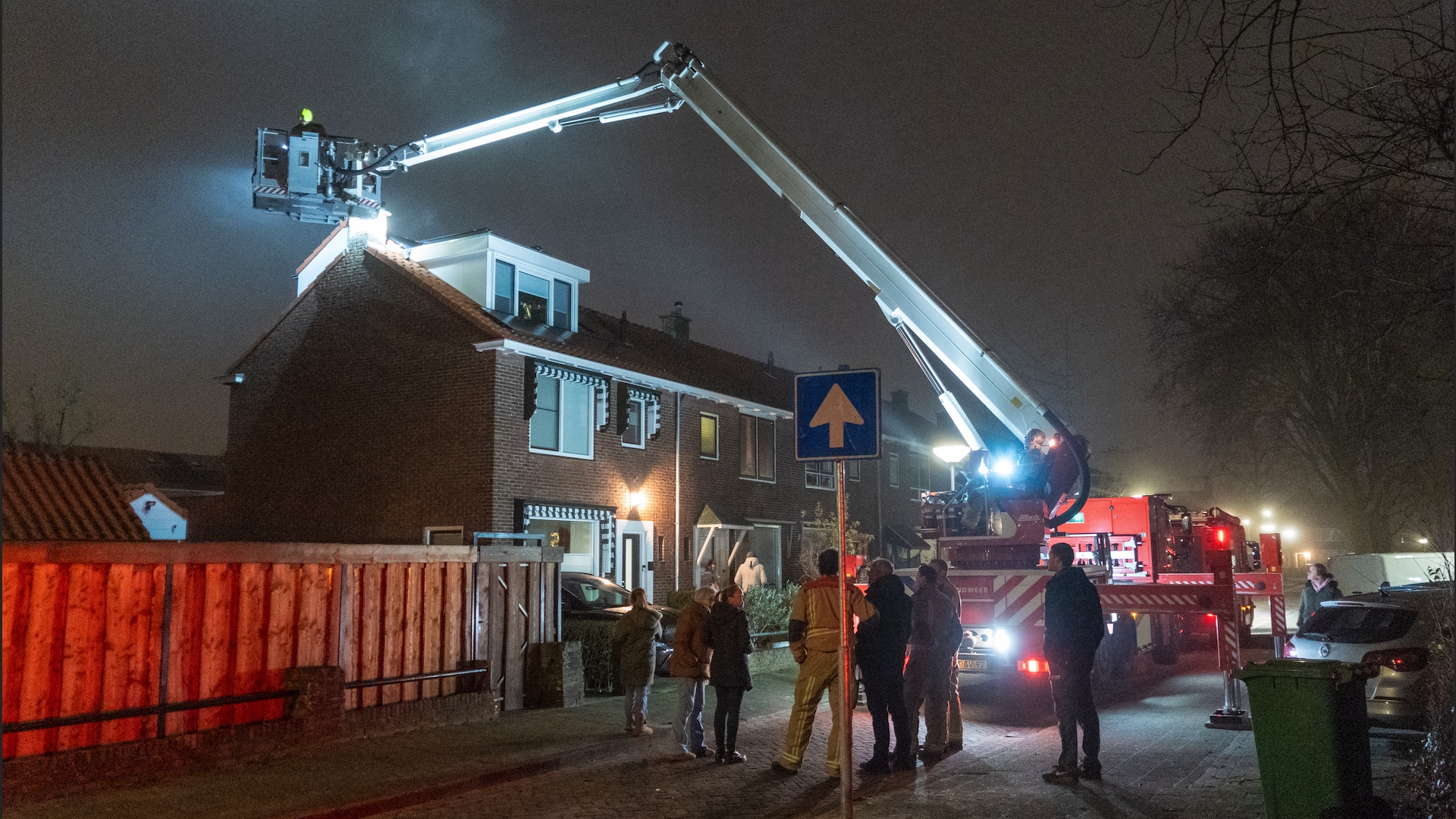 Drukke avond voor hulpverleners: Brand in Pijnacker en vrouw valt van fiets in Nootdorp