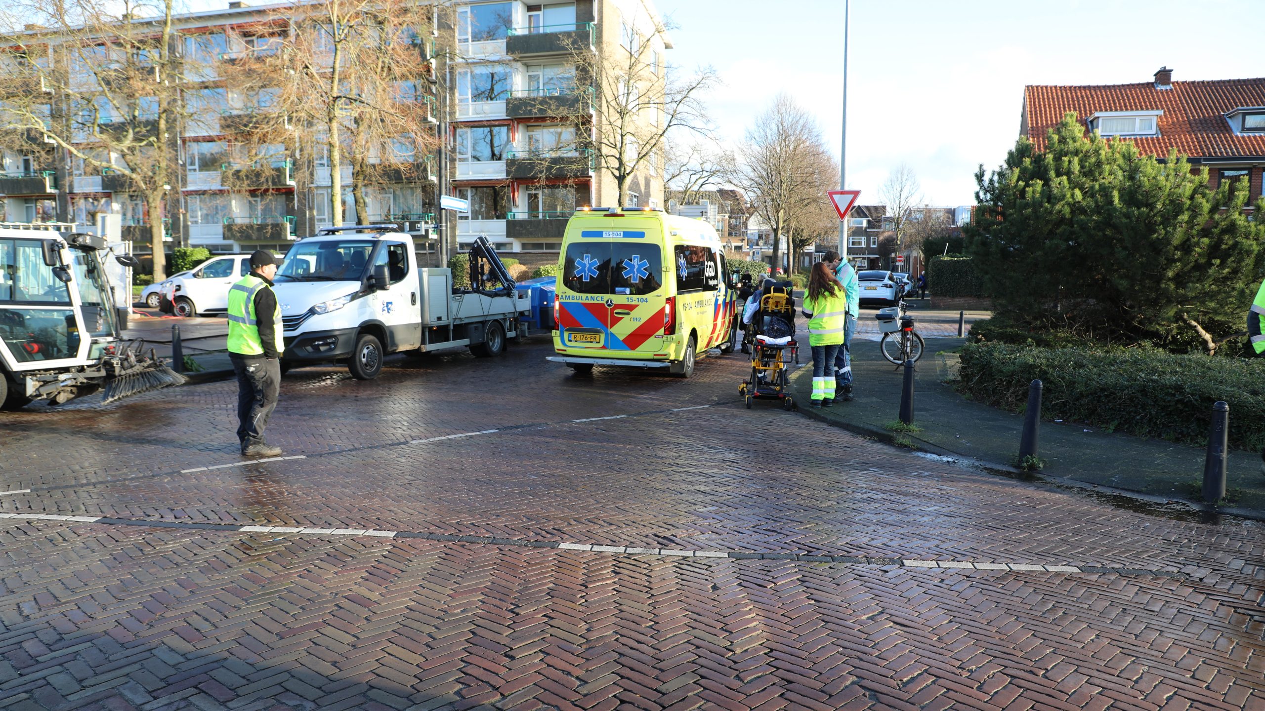 Gemeente strooit na val fietsster door gladheid op Ruysdaelplein