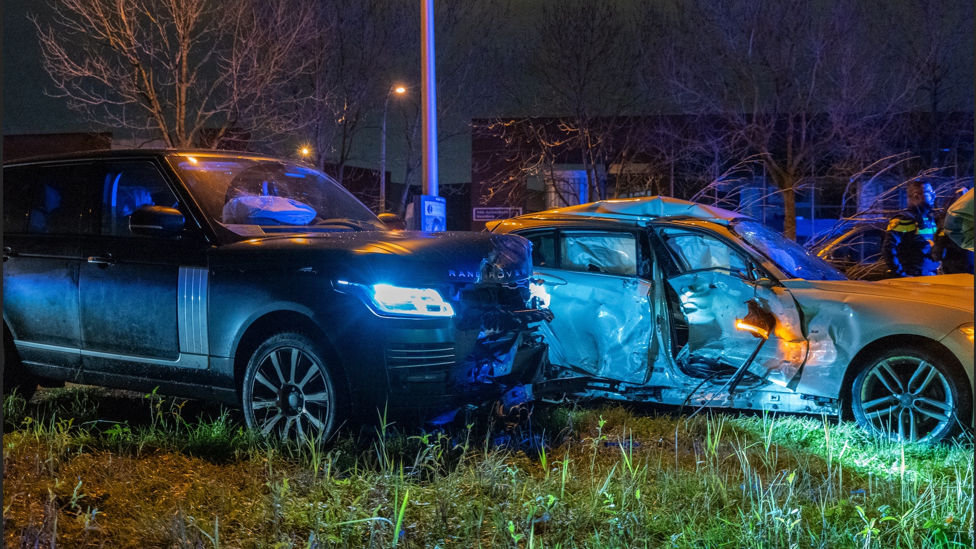 Zwaargewonde bij heftig ongeval op Hofweg in Nootdorp: Meerdere voertuigen beschadigd